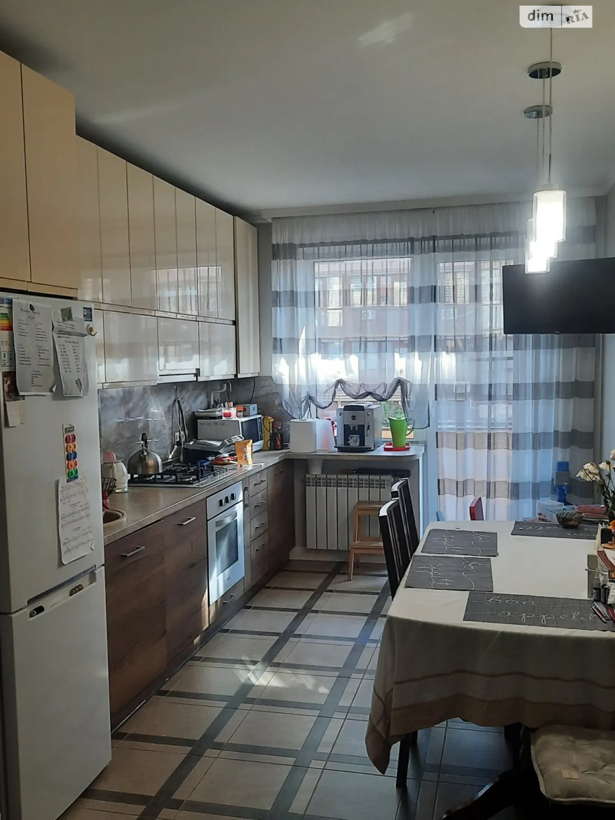 Продается 2-комнатная квартира 68.1 кв. м в Ужгороде, ул. Хиры Александра, 19 - фото 1