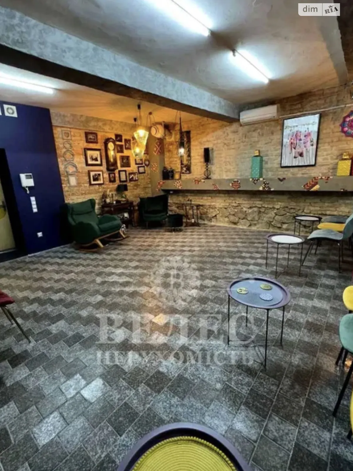 Продается офис 105.9 кв. м в бизнес-центре, цена: 100000 $ - фото 1