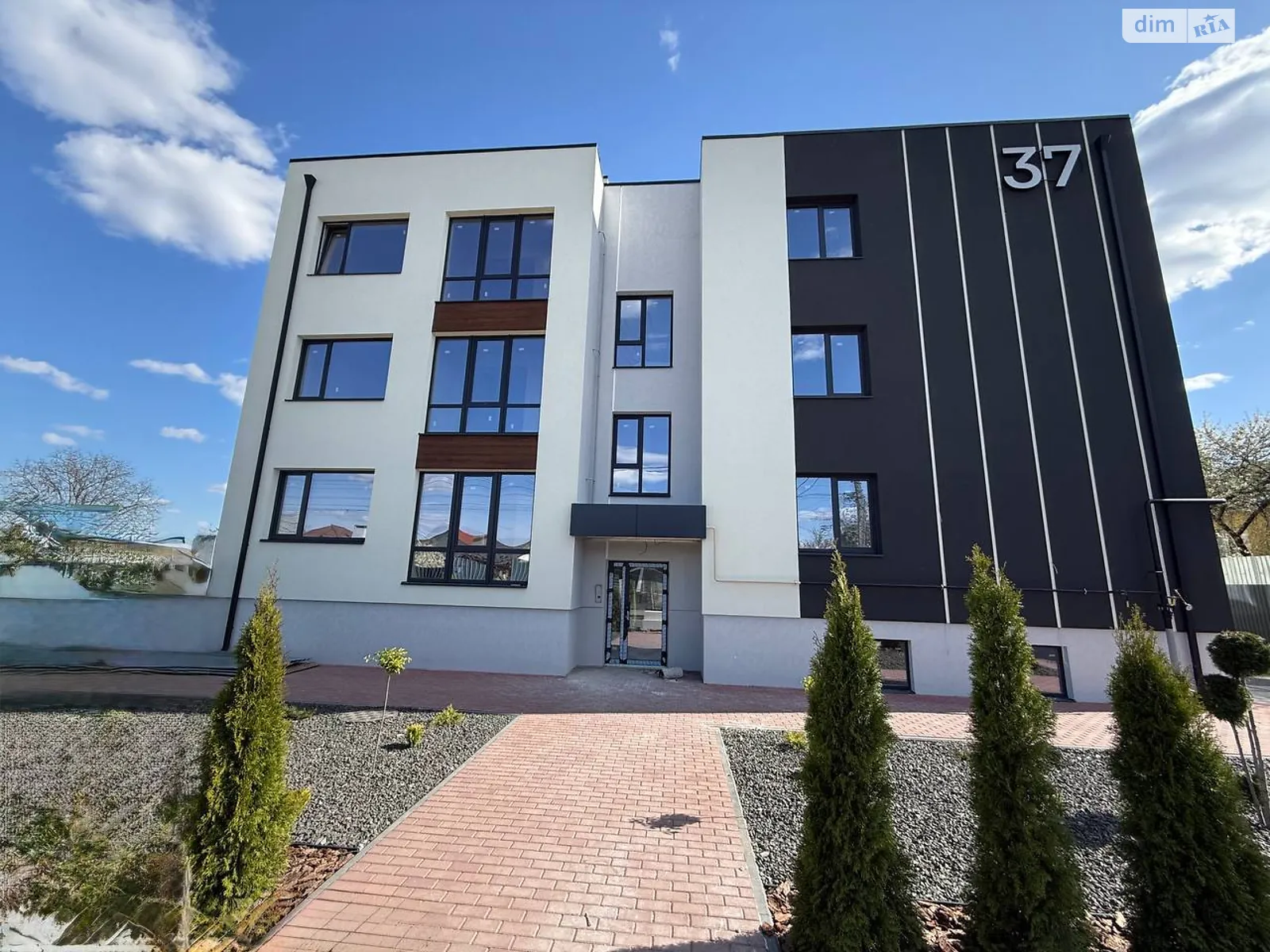 Продается 1-комнатная квартира 35.4 кв. м в Ровно, ул. Поповича, 36 - фото 1