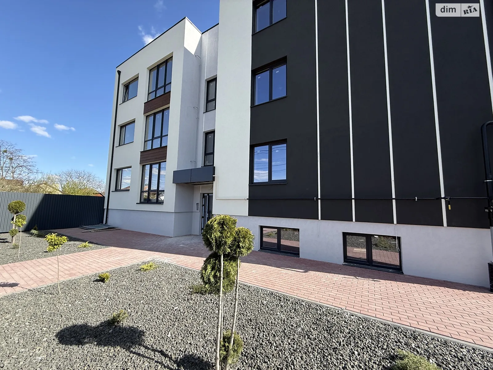 Продается 1-комнатная квартира 35.4 кв. м в Ровно, ул. Поповича, 37 - фото 1