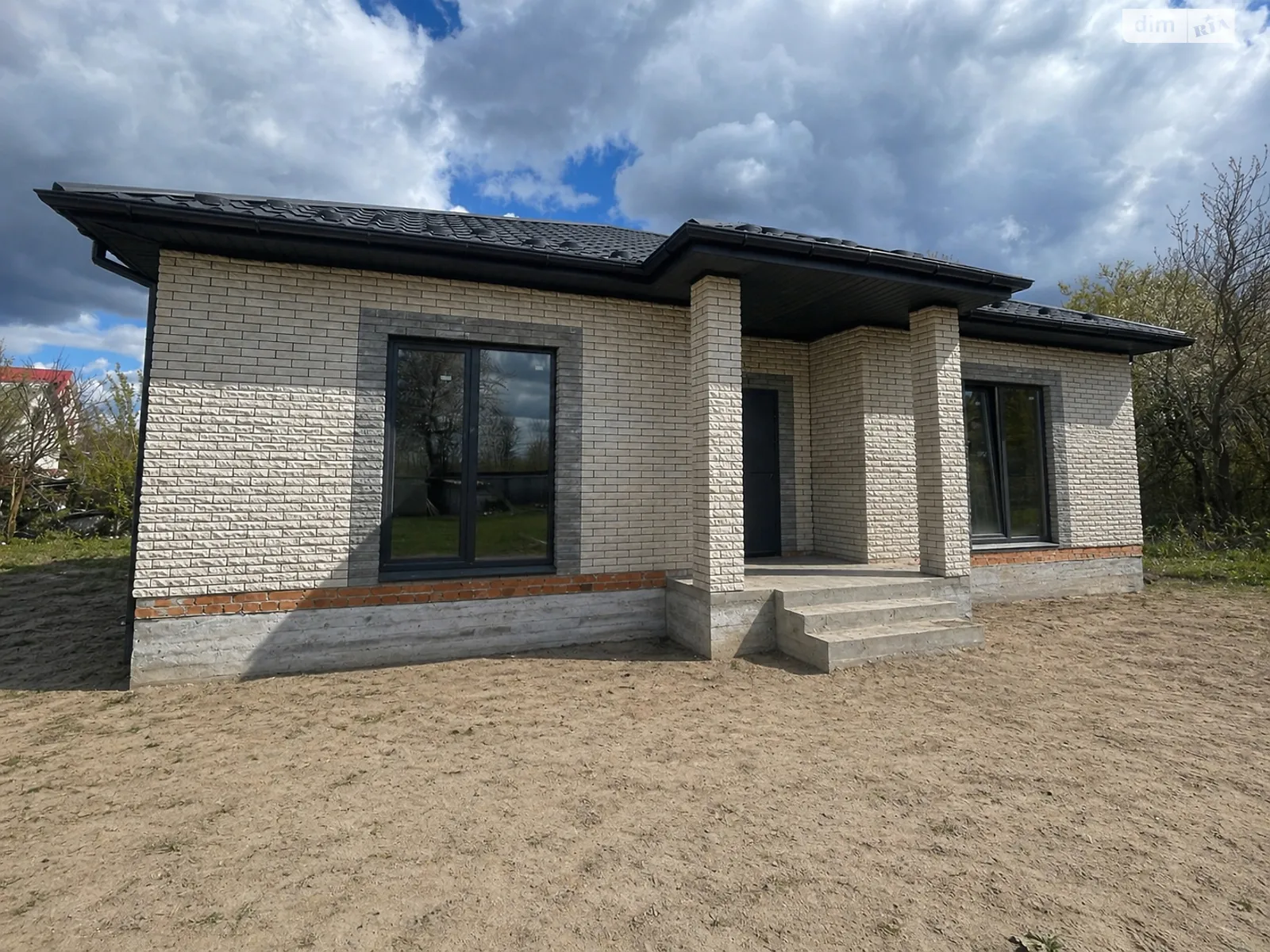 Продается одноэтажный дом 98 кв. м с баней/сауной, цена: 95000 $ - фото 1