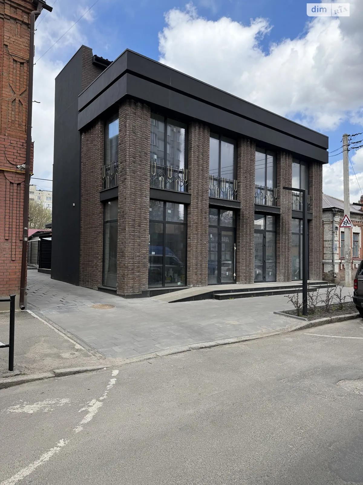 Сдается в аренду помещения свободного назначения 440 кв. м в 2-этажном здании, цена: 147400 грн - фото 1