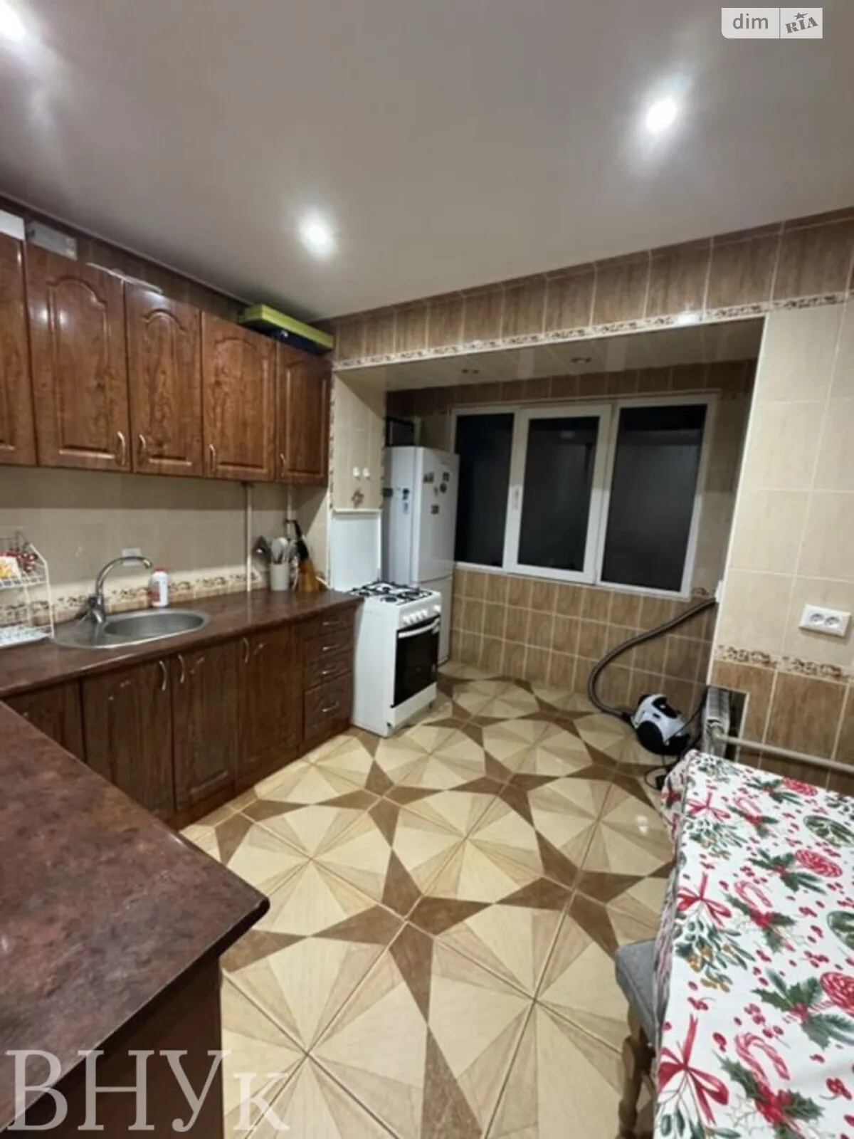 Продается 1-комнатная квартира 37.7 кв. м в Черновцах, цена: 70000 $ - фото 1