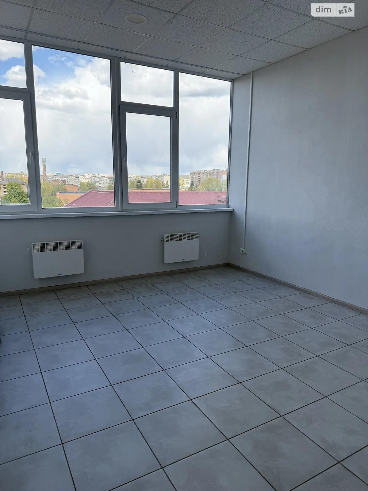 Сдается в аренду офис 19 кв. м в бизнес-центре, цена: 5000 грн - фото 1