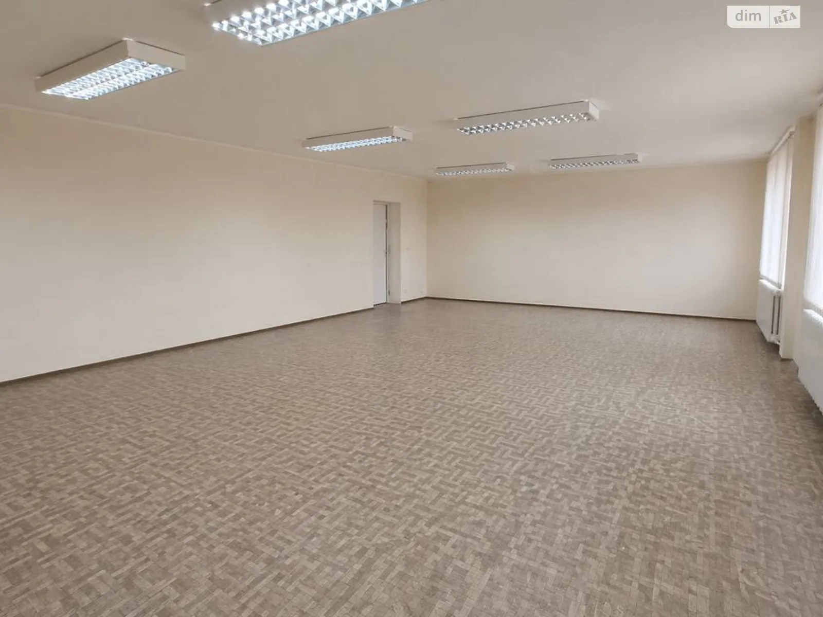 Сдается в аренду помещения свободного назначения 109.1 кв. м в 10-этажном здании, цена: 11000 грн - фото 1