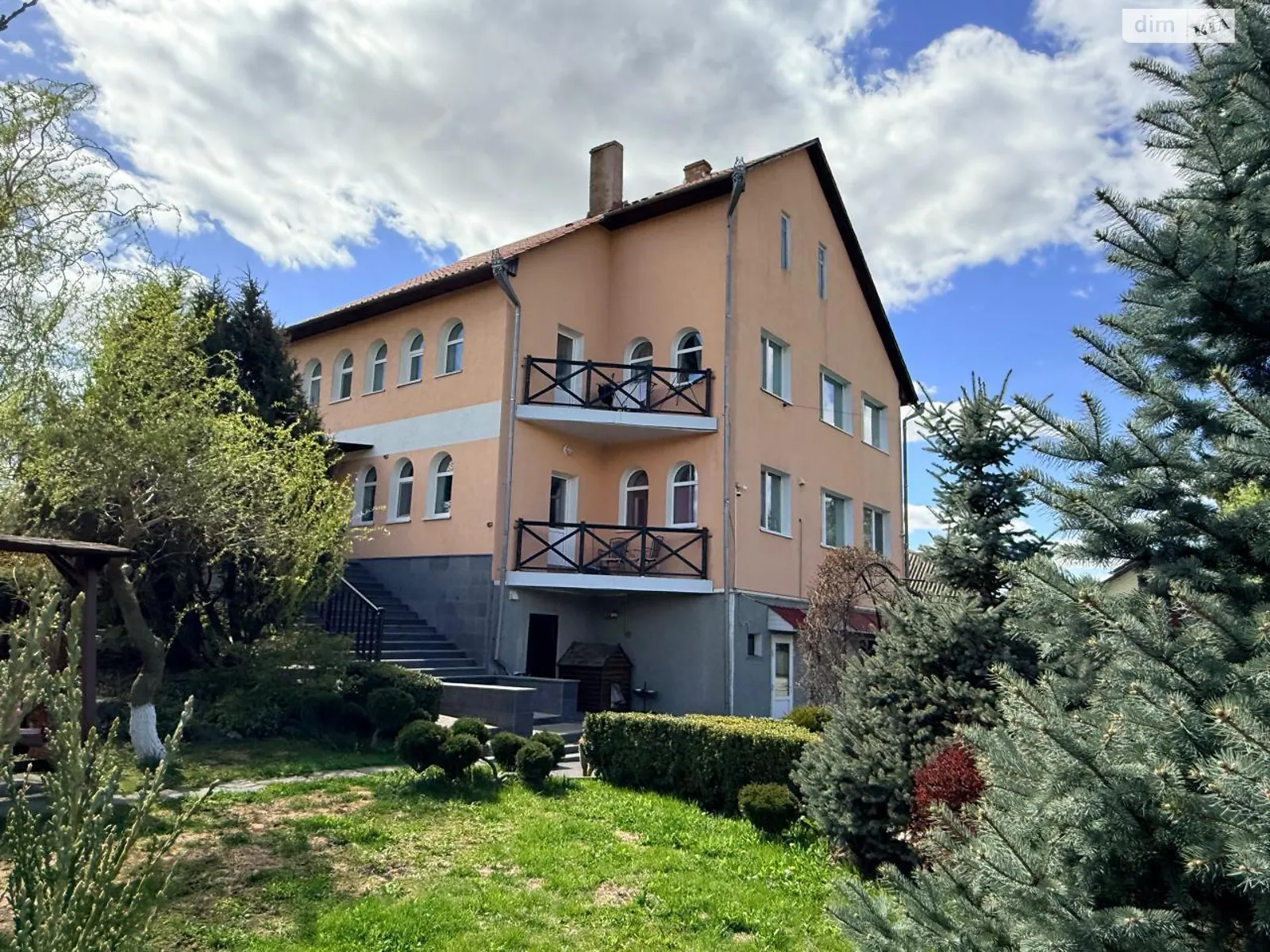 Продается дом на 2 этажа 309.4 кв. м с гаражом, цена: 507000 $ - фото 1
