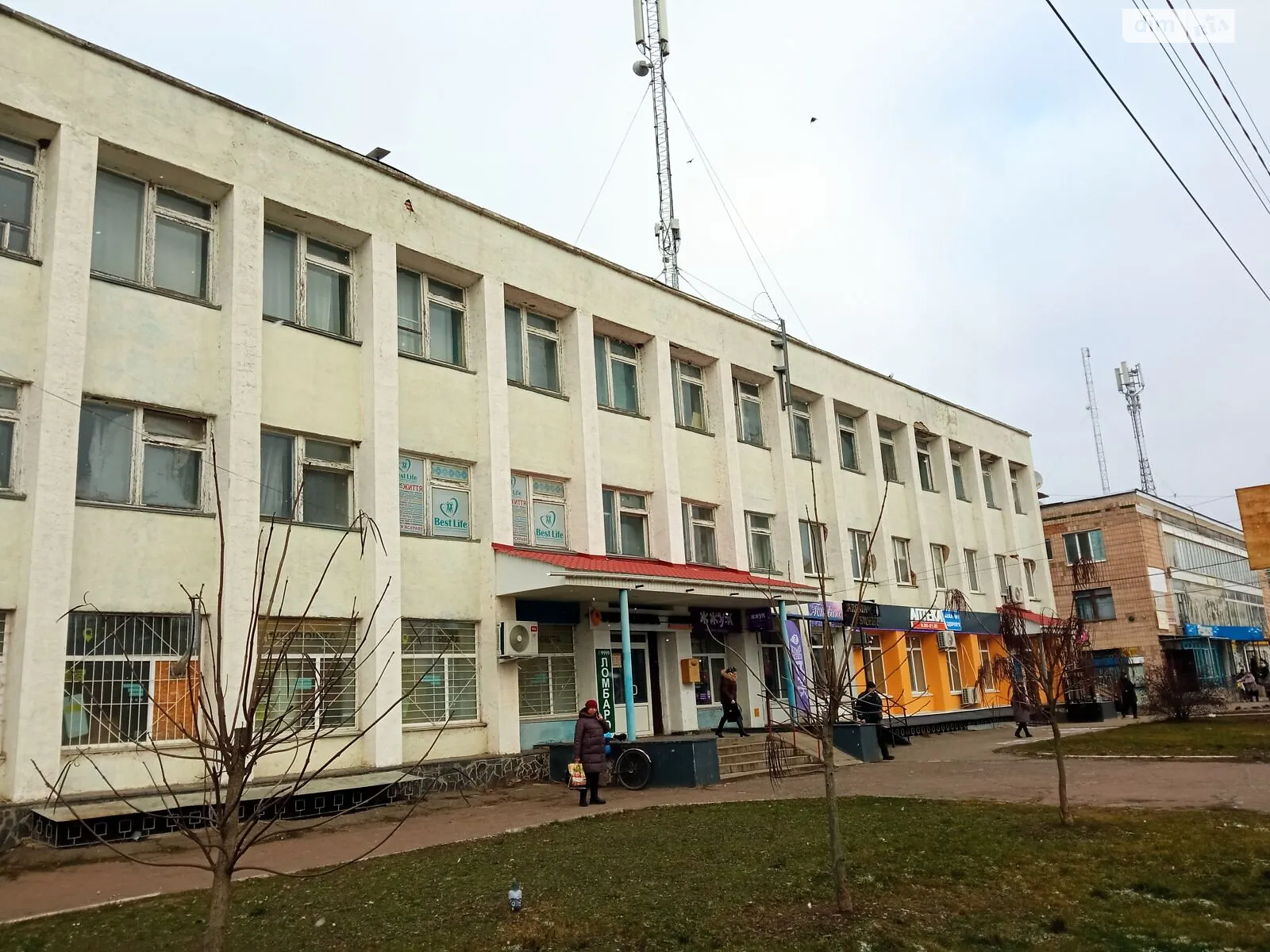 Сдается в аренду офис 49.3 кв. м в бизнес-центре, цена: 780 грн - фото 1