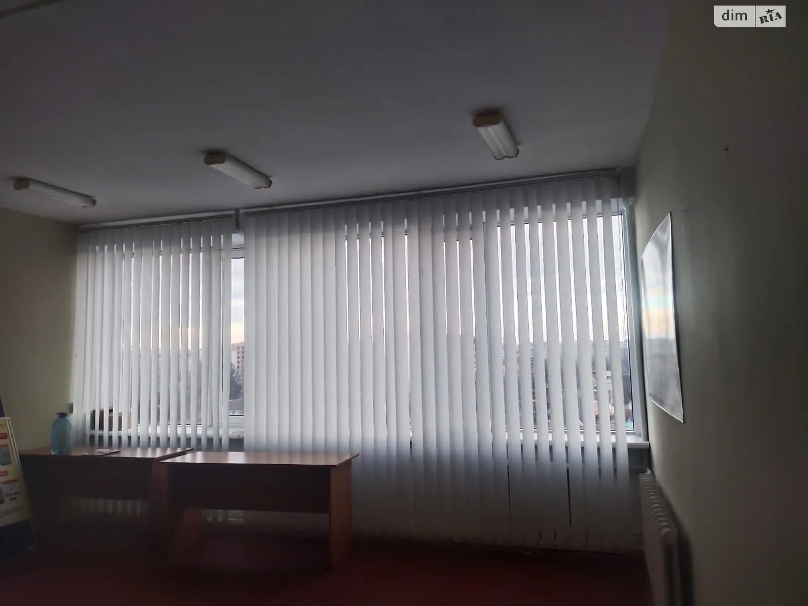 Сдается в аренду офис 72.3 кв. м в бизнес-центре, цена: 10500 грн - фото 1