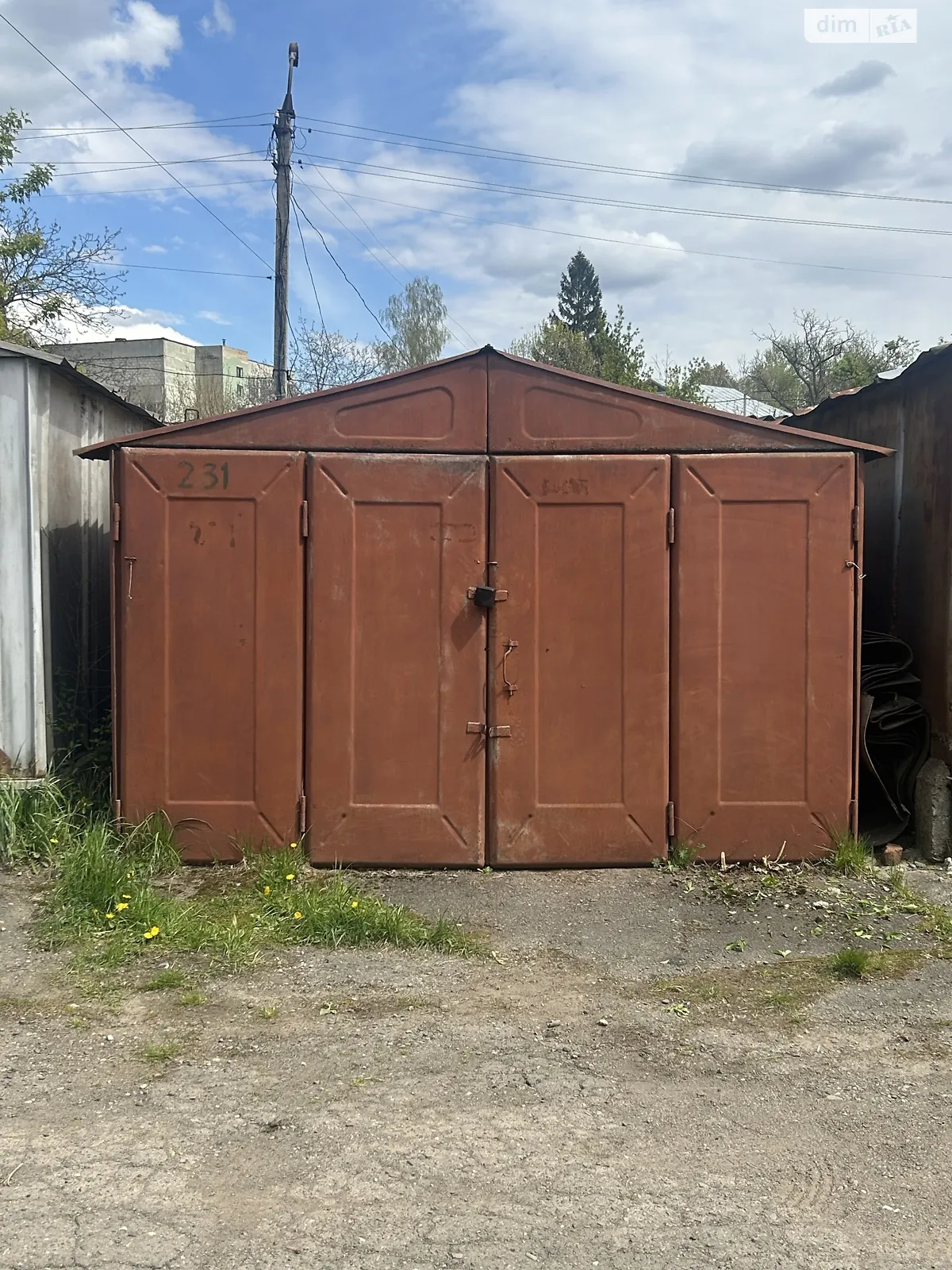 Продается место в гаражном кооперативе под легковое авто на 1 кв. м, цена: 1650 $ - фото 1