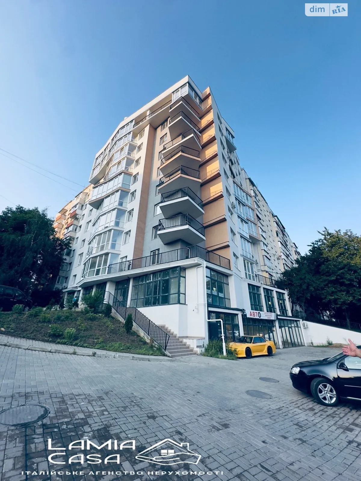 Продается 2-комнатная квартира 75 кв. м в Черновцах, цена: 69000 $ - фото 1