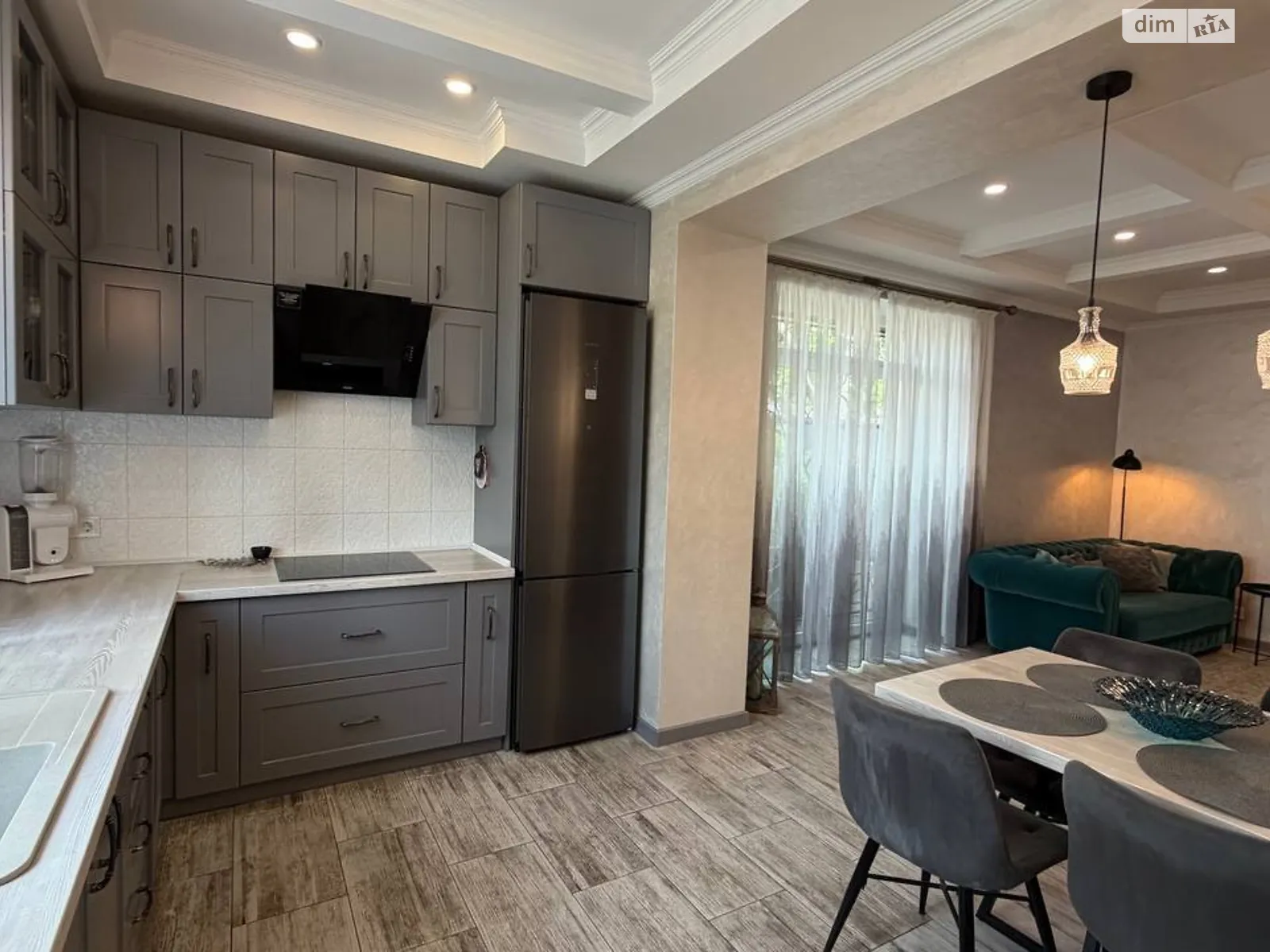 Продается дом на 2 этажа 153.3 кв. м с гаражом, цена: 189000 $ - фото 1