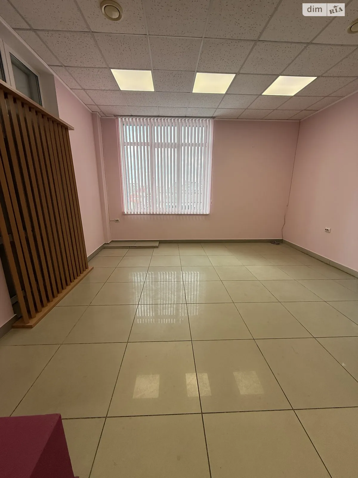 Сдается в аренду офис 30 кв. м в бизнес-центре, цена: 9000 грн - фото 1