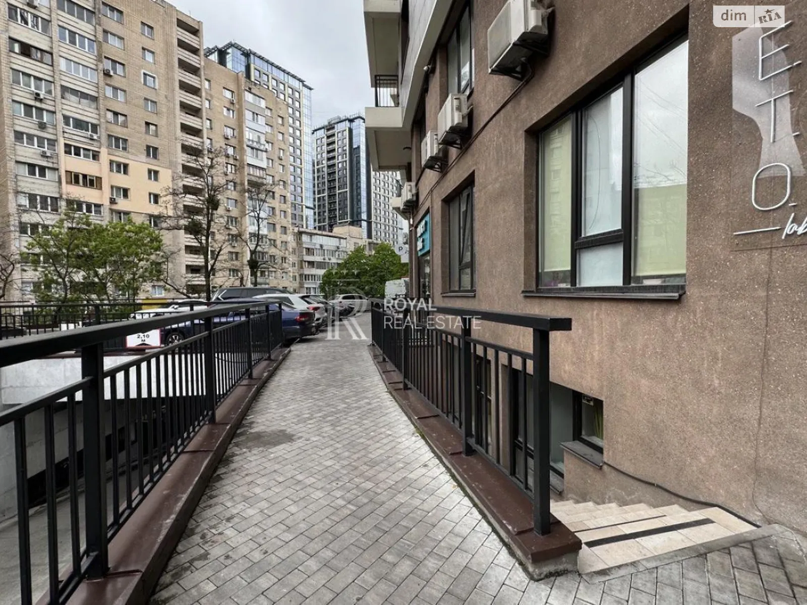 Продается офис 113.8 кв. м в бизнес-центре, цена: 199000 $ - фото 1