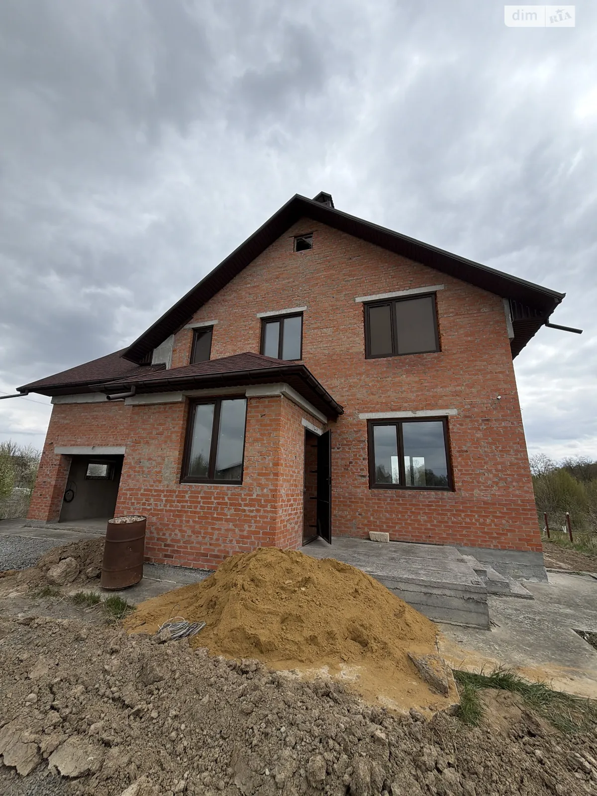 Продается дом на 2 этажа 168 кв. м с садом, цена: 100000 $ - фото 1