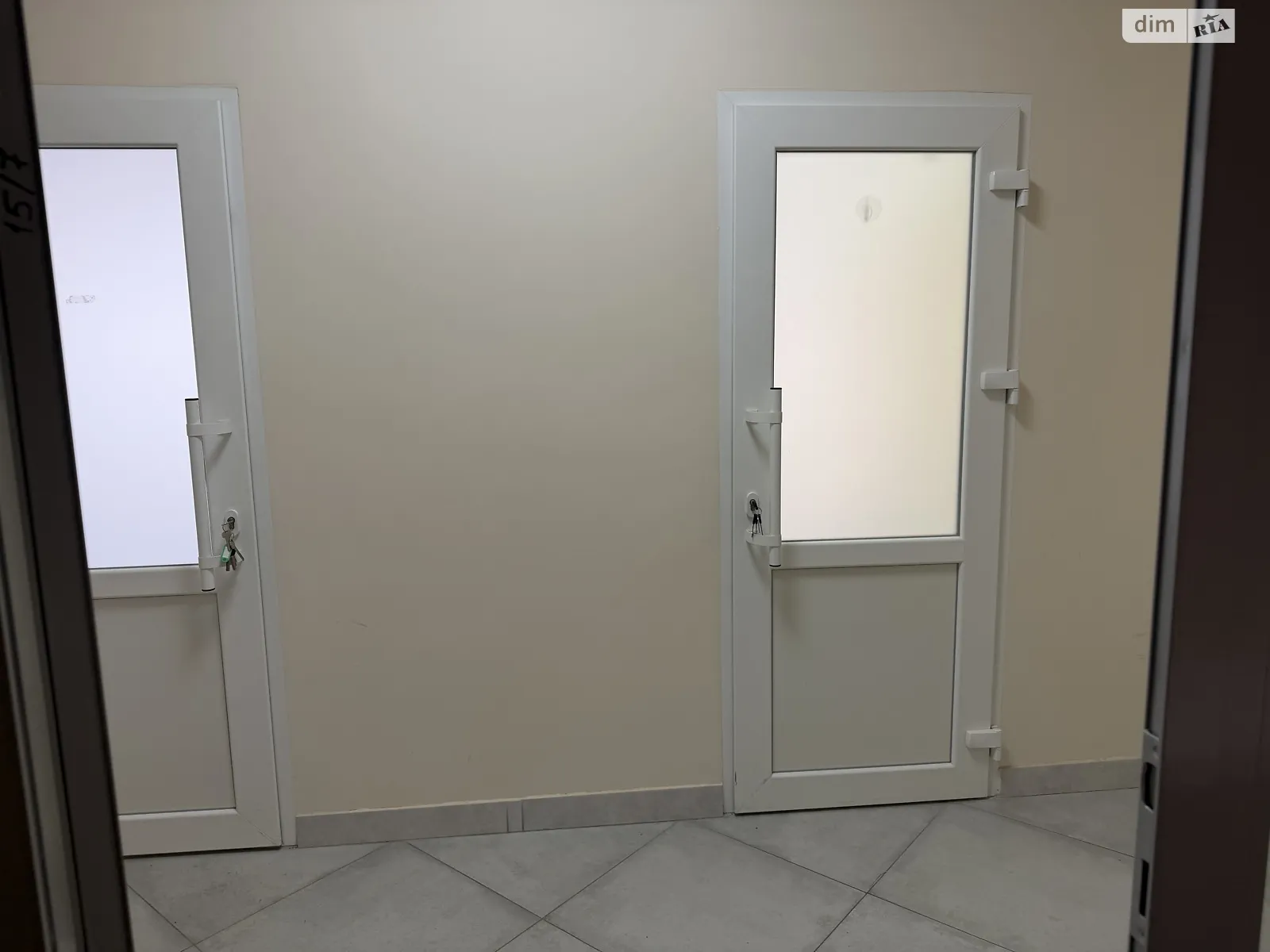 Продается офис 103 кв. м в бизнес-центре, цена: 128750 $ - фото 1