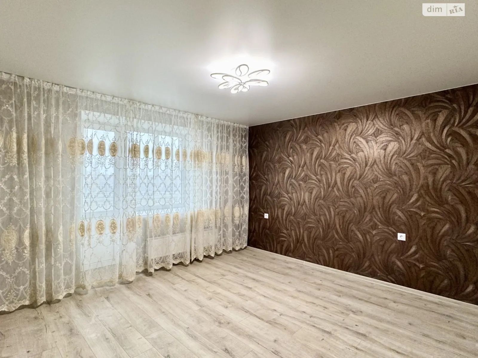 Продается 2-комнатная квартира 68 кв. м в Чернигове, ул. Днепровская, 31 - фото 1