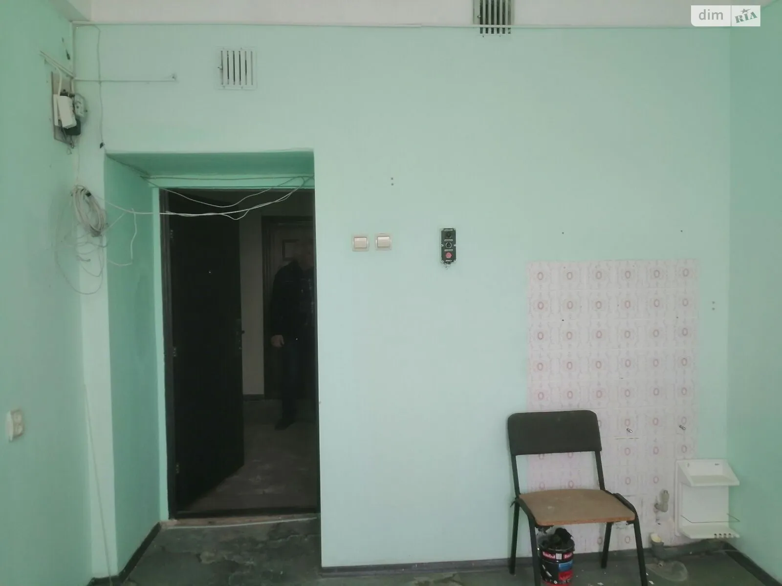 Сдается в аренду офис 14.3 кв. м в бизнес-центре, цена: 687 грн - фото 1