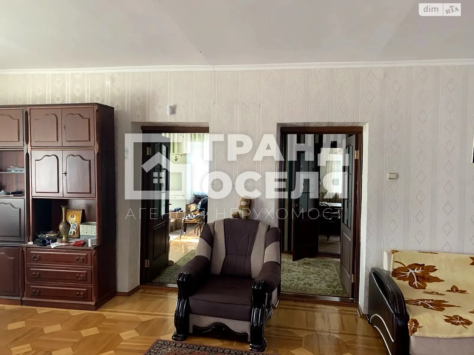 Продается дом на 2 этажа 316.7 кв. м с садом, цена: 150000 $ - фото 1