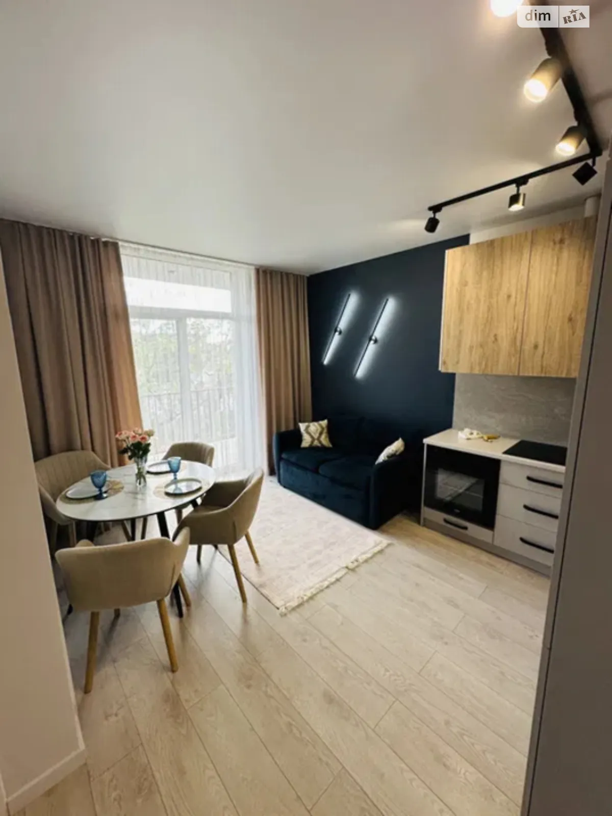 Продается 1-комнатная квартира 46 кв. м в Ужгороде, ул. Бабьяка, 1В - фото 1