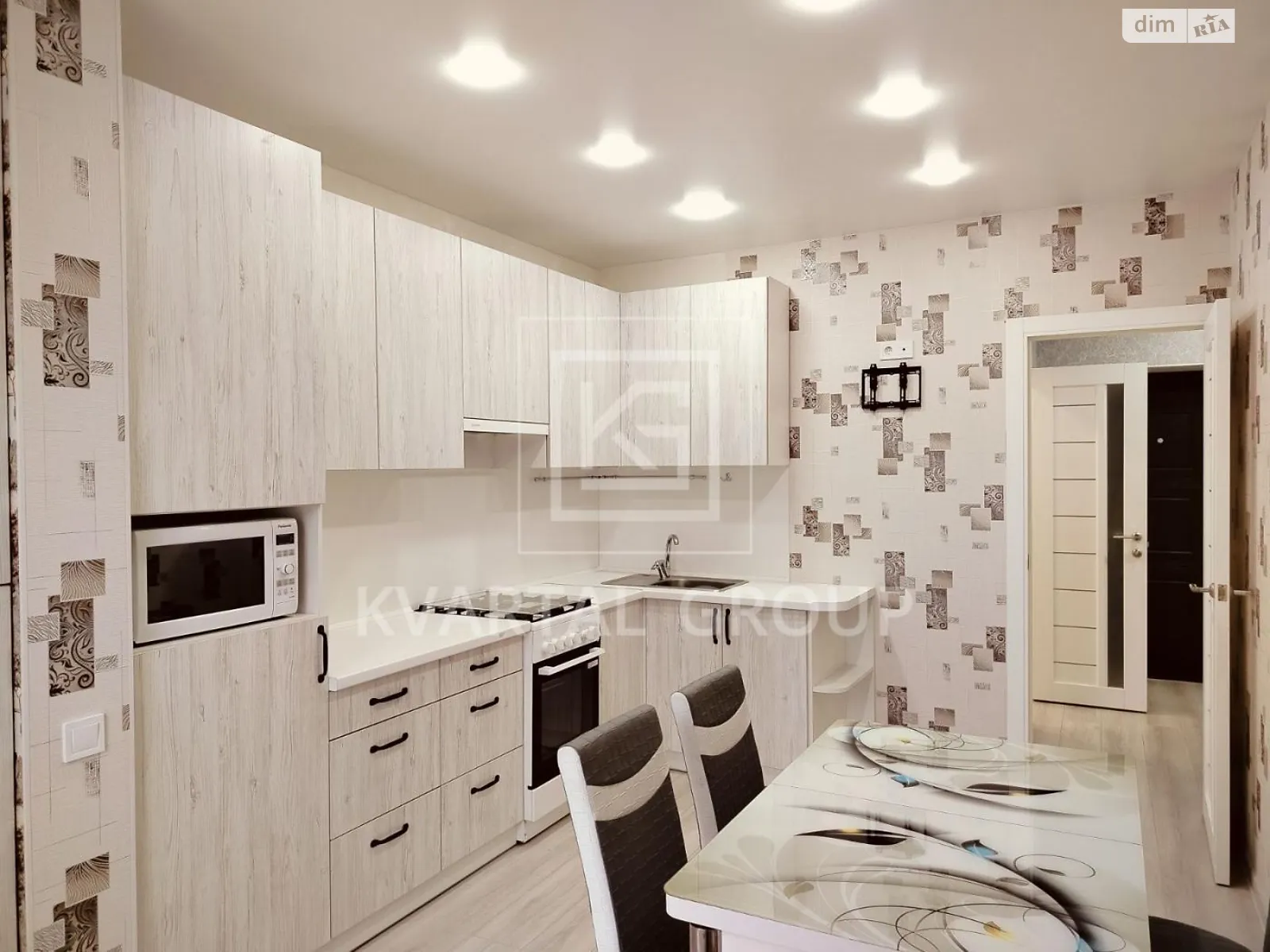 Продается 1-комнатная квартира 39.6 кв. м в Ирпене, ул. Григория Сковороды, 21 - фото 1