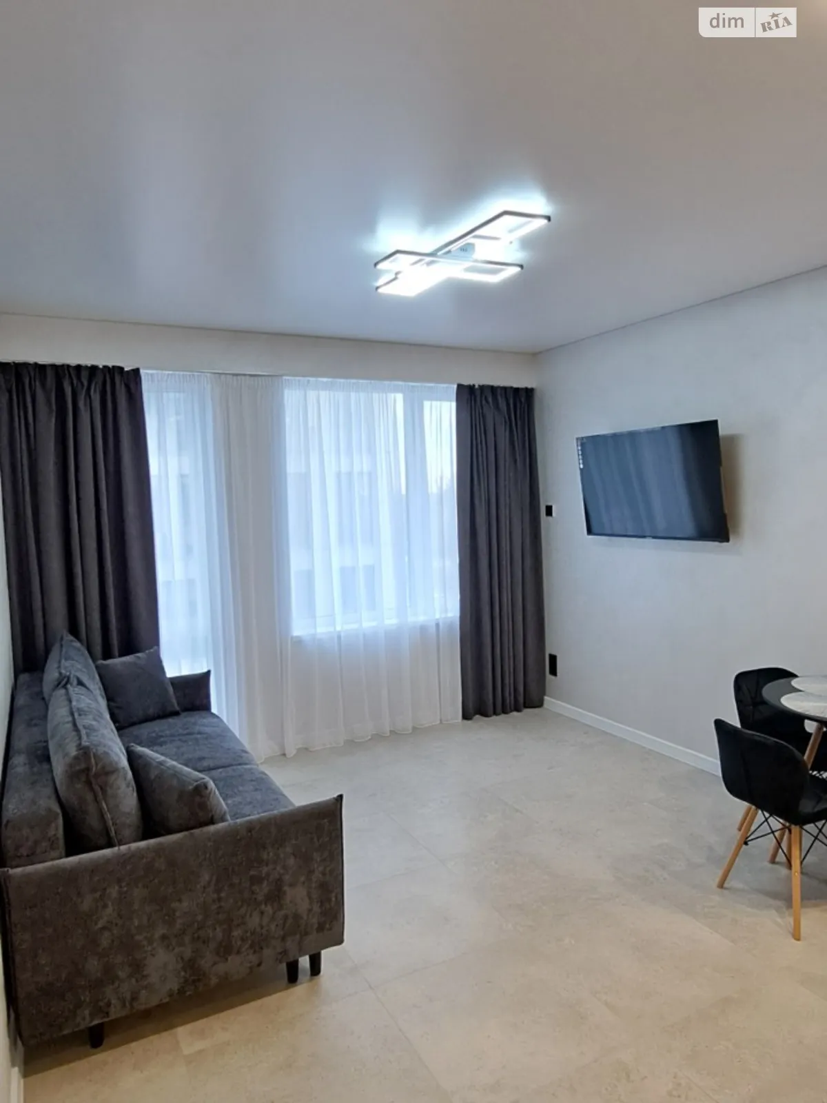 Продается 1-комнатная квартира 43 кв. м в Днепре, ул. Холодильная, 67 - фото 1