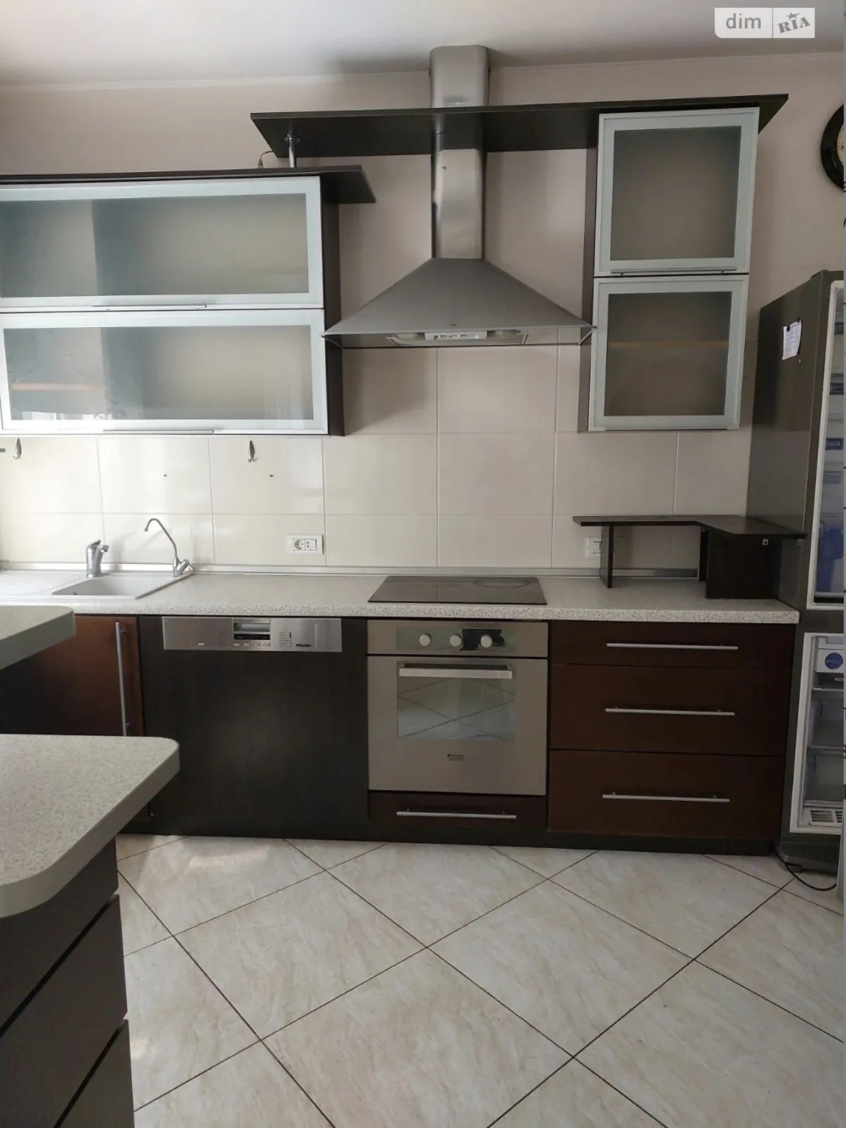 Продается дом на 2 этажа 272.3 кв. м с участком, цена: 183000 $ - фото 1