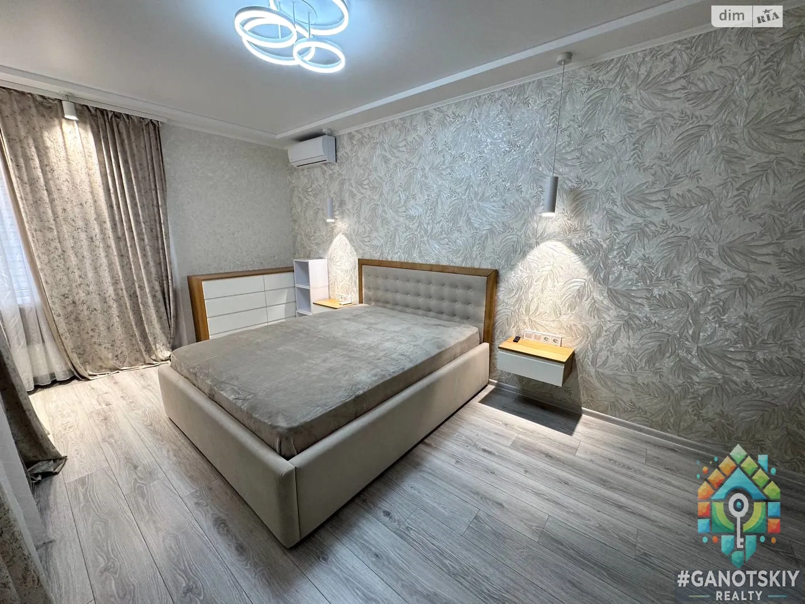 Продается 1-комнатная квартира 80 кв. м в Днепре, ул. Независимости(Титова), 17А - фото 1