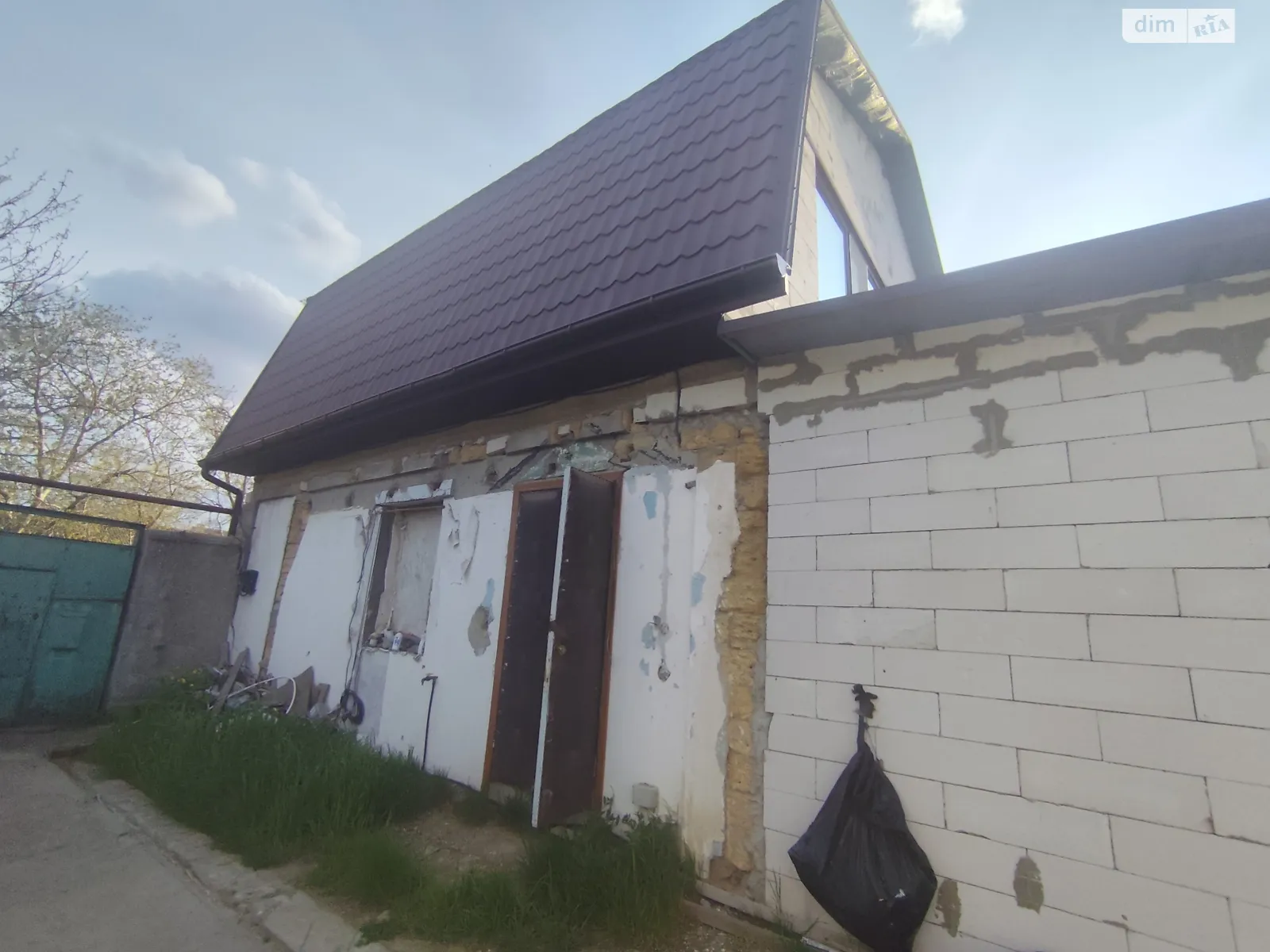Продается дом на 2 этажа 110 кв. м с садом, цена: 75000 $ - фото 1