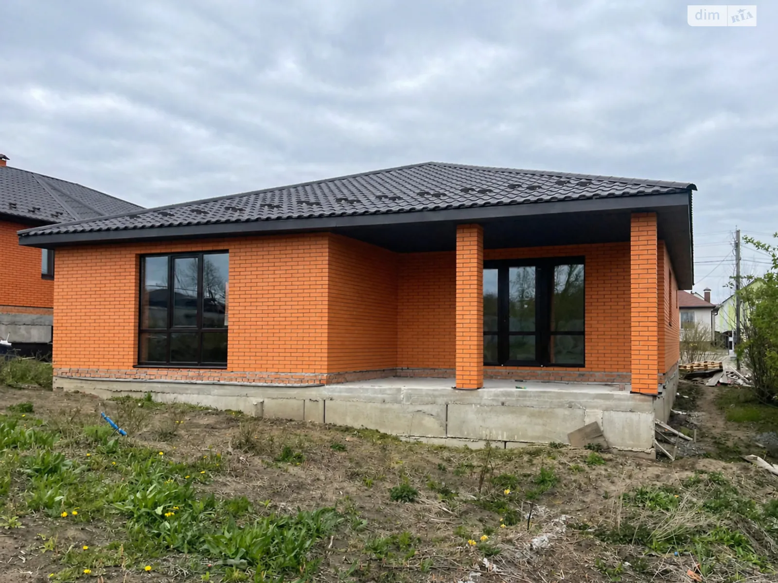 Продается одноэтажный дом 163 кв. м с гаражом, цена: 138000 $ - фото 1