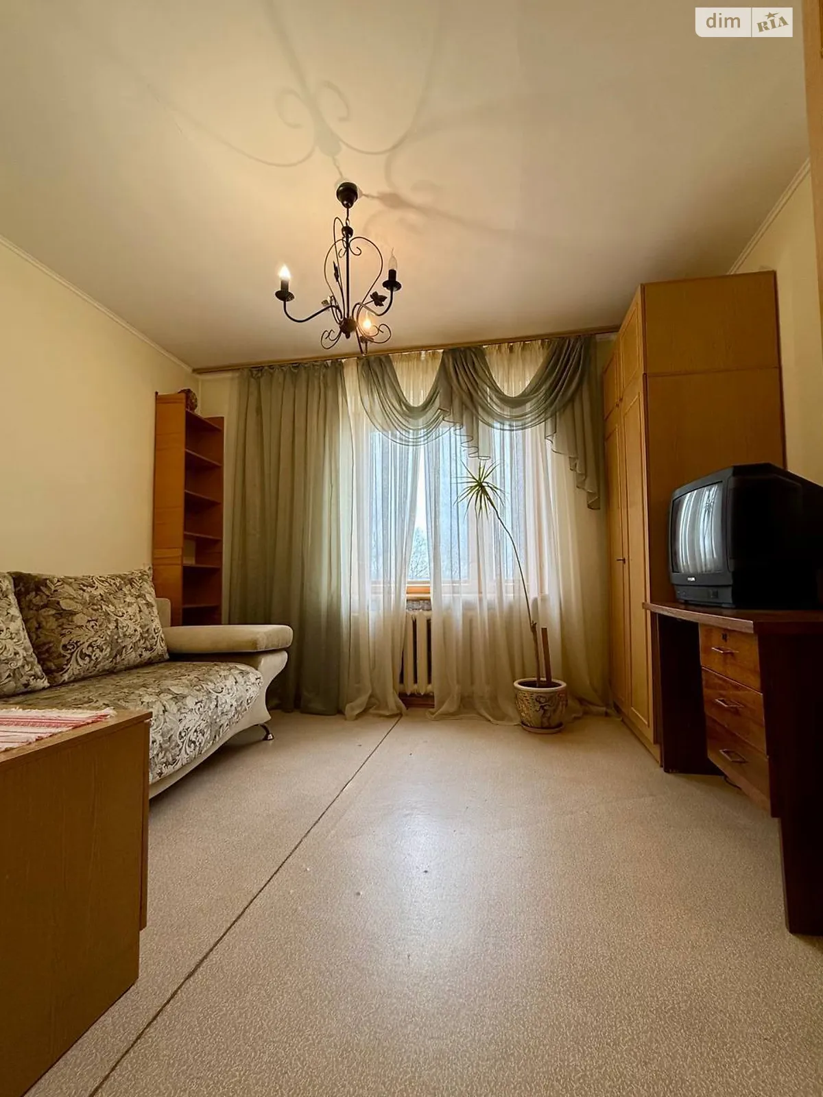 Продается 3-комнатная квартира 63.8 кв. м в Чернигове, ул. Летная - фото 1