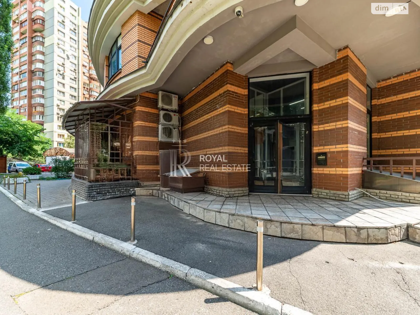 Продается офис 131.1 кв. м в бизнес-центре, цена: 325000 $ - фото 1