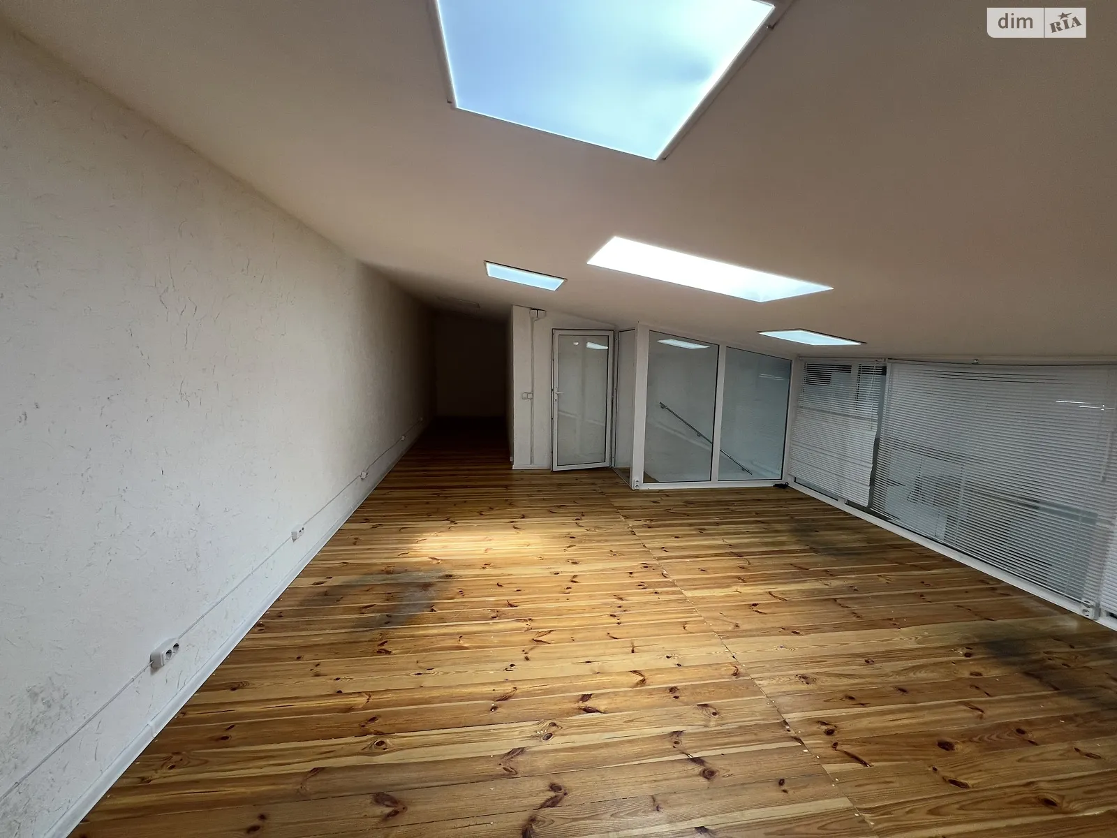 Сдается в аренду офис 125 кв. м в бизнес-центре, цена: 24000 грн - фото 1