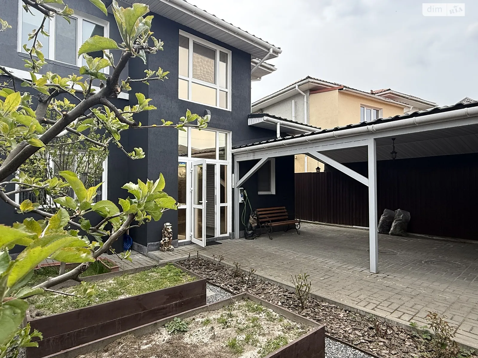 Сдается в аренду дом на 2 этажа 156.6 кв. м с мансардой, цена: 2200 $ - фото 1