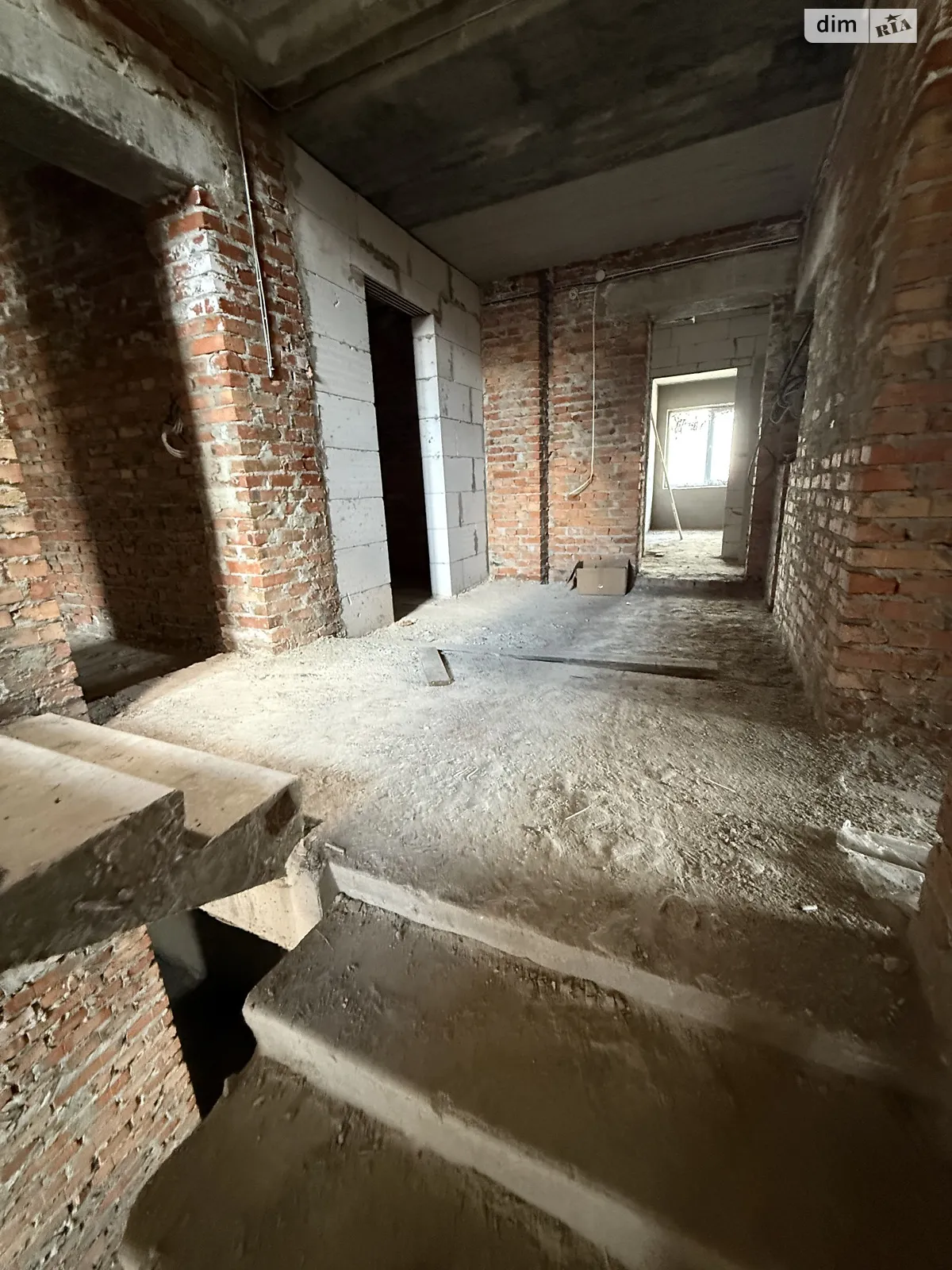 Продается 2-комнатная квартира 61.67 кв. м в Петрикове, ул. Коновальца - фото 1