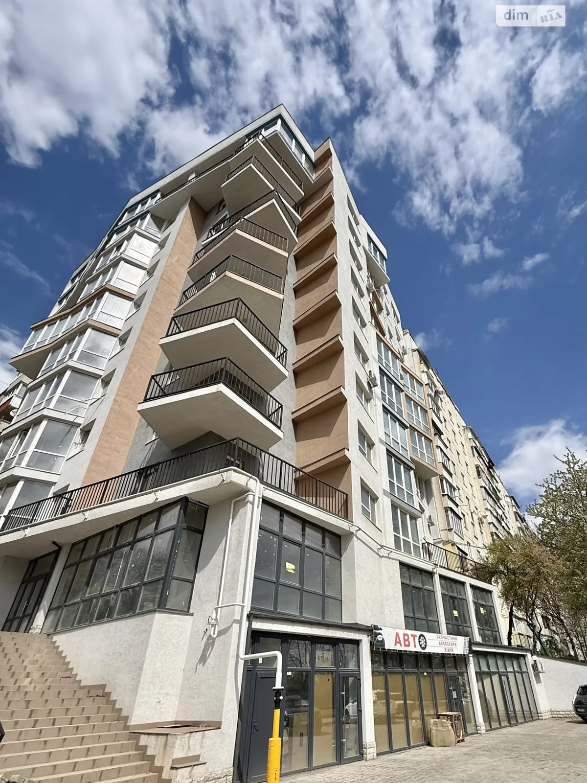 Продается 2-комнатная квартира 71.4 кв. м в Черновцах, ул. Южно-Окружная, 5Л - фото 1