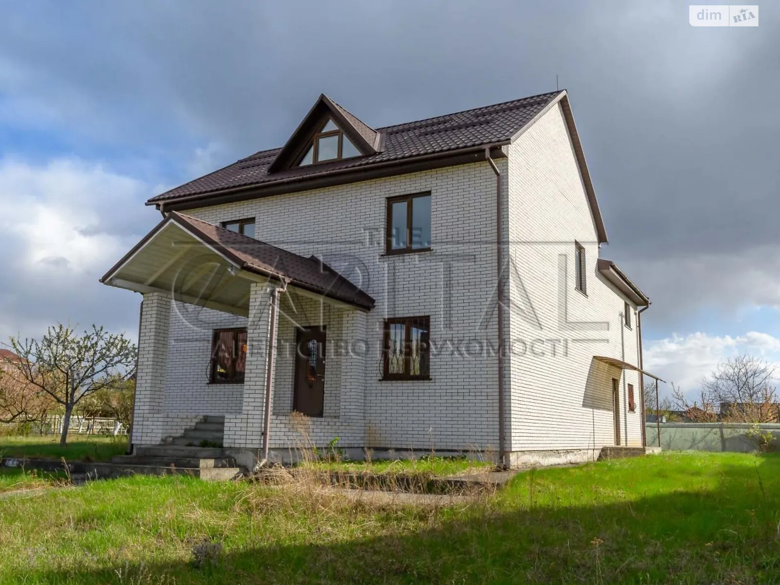Продается дом на 2 этажа 300 кв. м с камином, цена: 135000 $ - фото 1