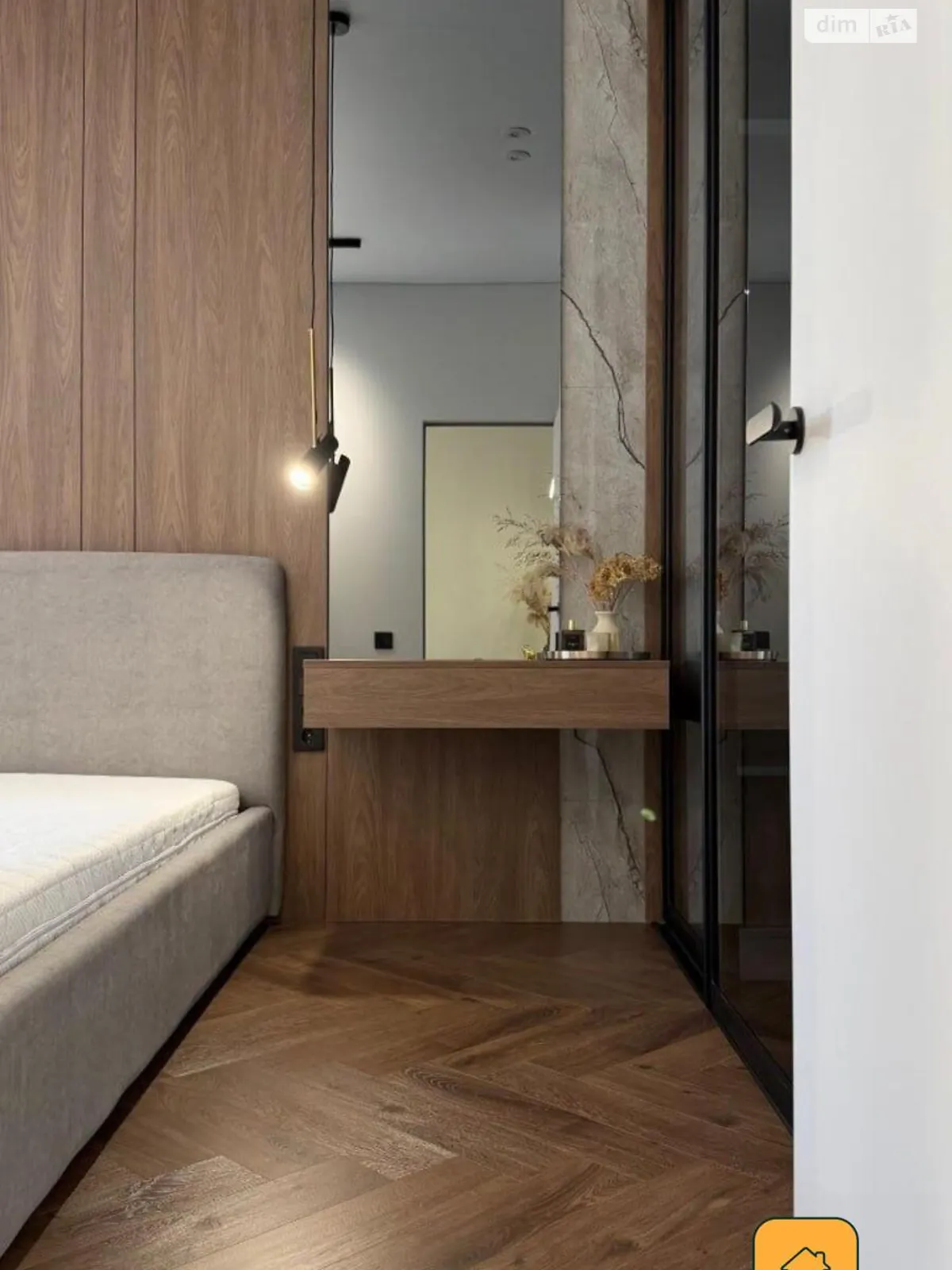 Продается 1-комнатная квартира 42 кв. м в Одессе, ул. Генуэзская, 1/1 - фото 1