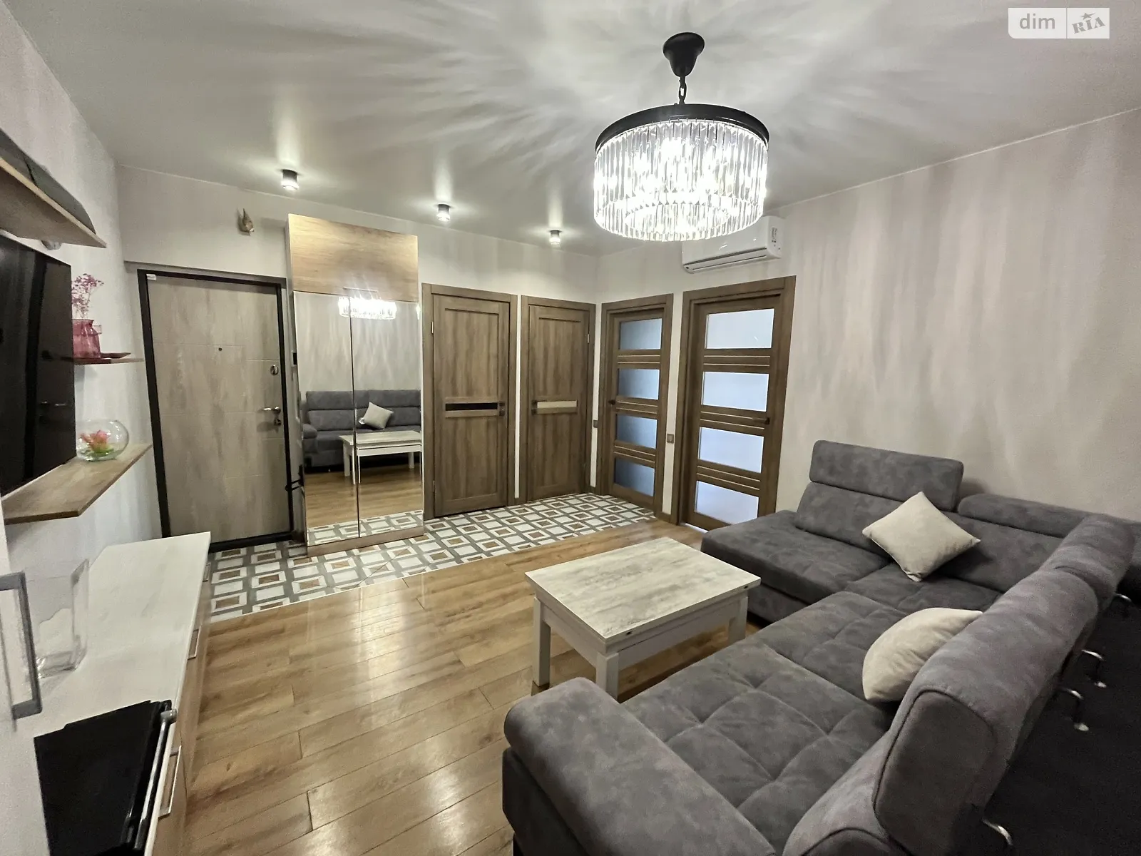 Продается 2-комнатная квартира 60 кв. м в Виннице, ул. Учительская, 3 - фото 1