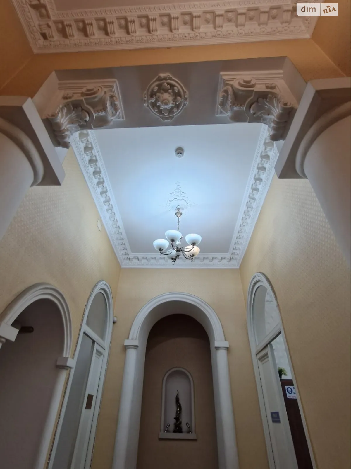 Продается офис 171.2 кв. м в бизнес-центре, цена: 400000 $ - фото 1