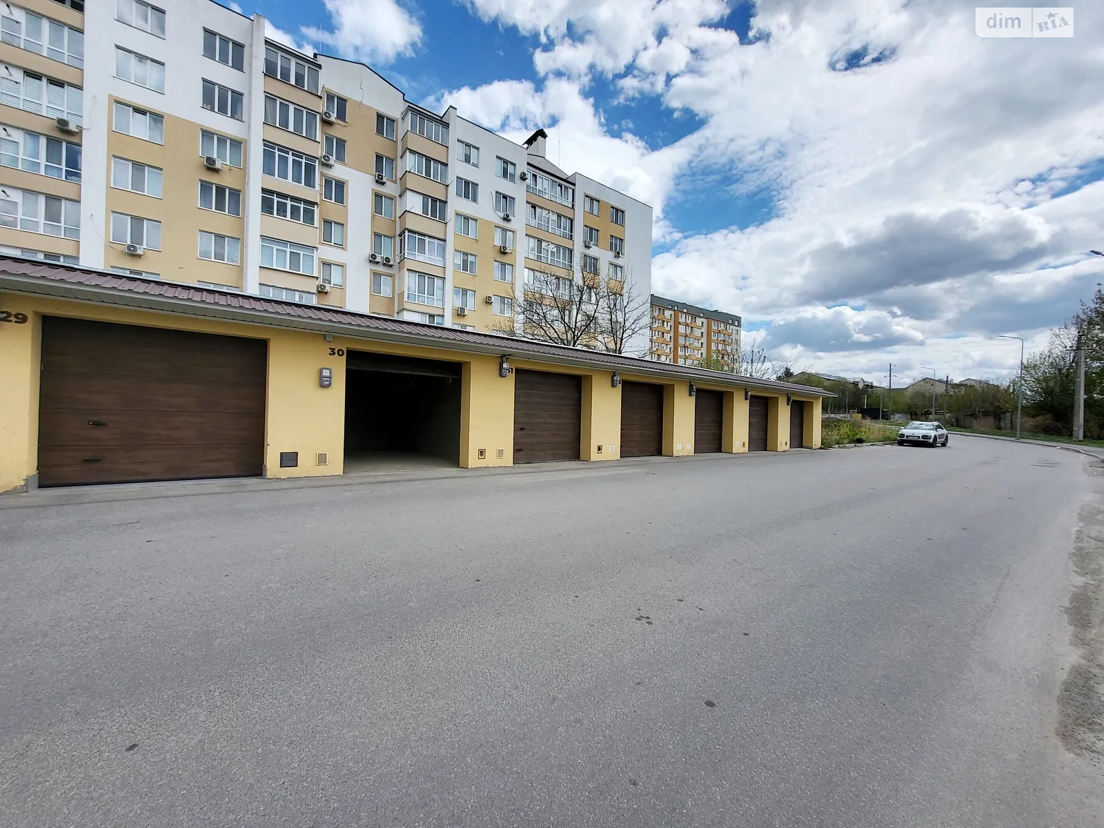 Продается место в гаражном кооперативе под легковое авто на 20.3 кв. м, цена: 30900 $ - фото 1