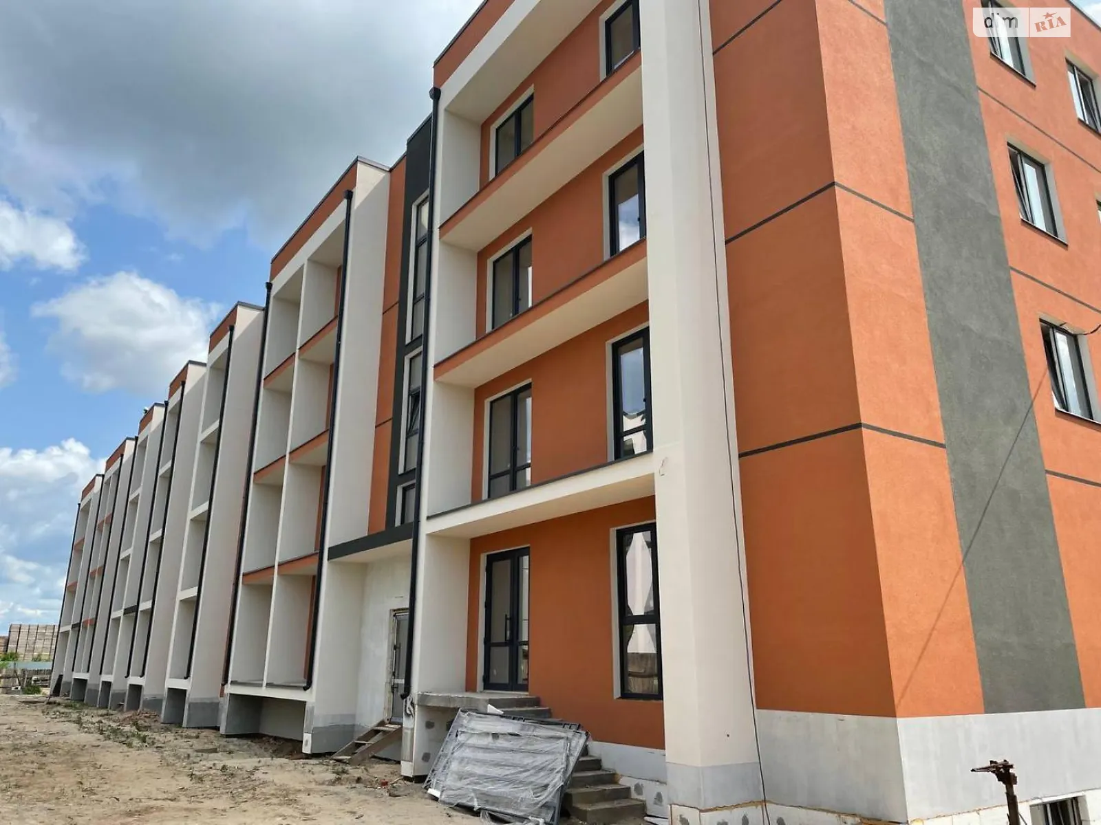 Продается 1-комнатная квартира 50 кв. м в Гостомеле, ул. Украинская - фото 1