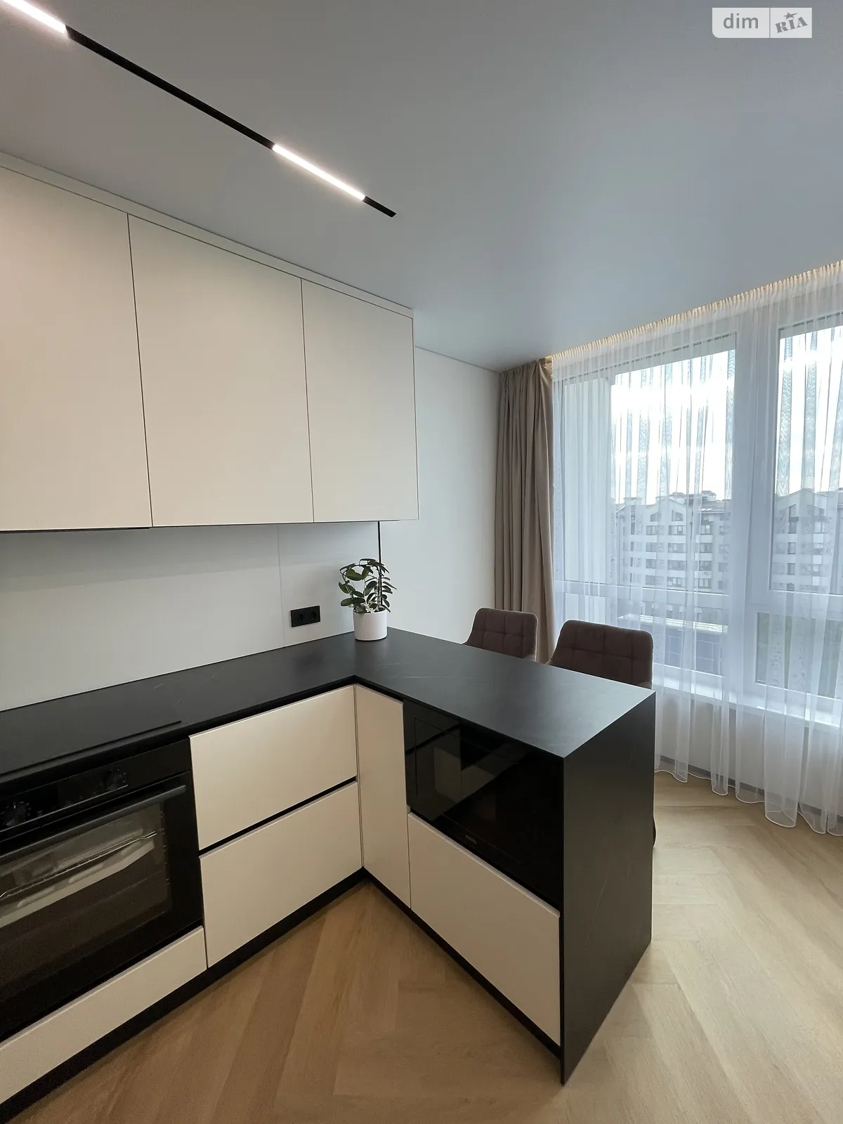Продается 1-комнатная квартира 38 кв. м в Ивано-Франковске, бул. Южный, 32Б - фото 1