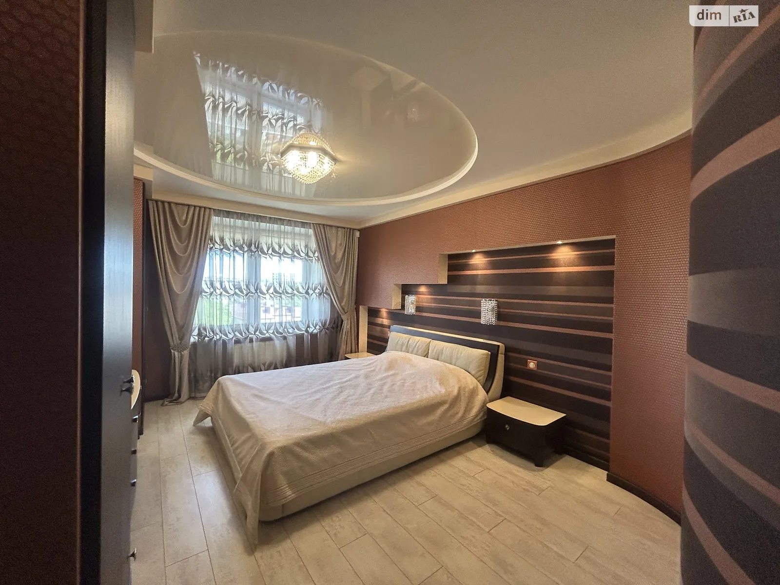 Продается 4-комнатная квартира 136 кв. м в Хмельницком, ул. Подольская - фото 1