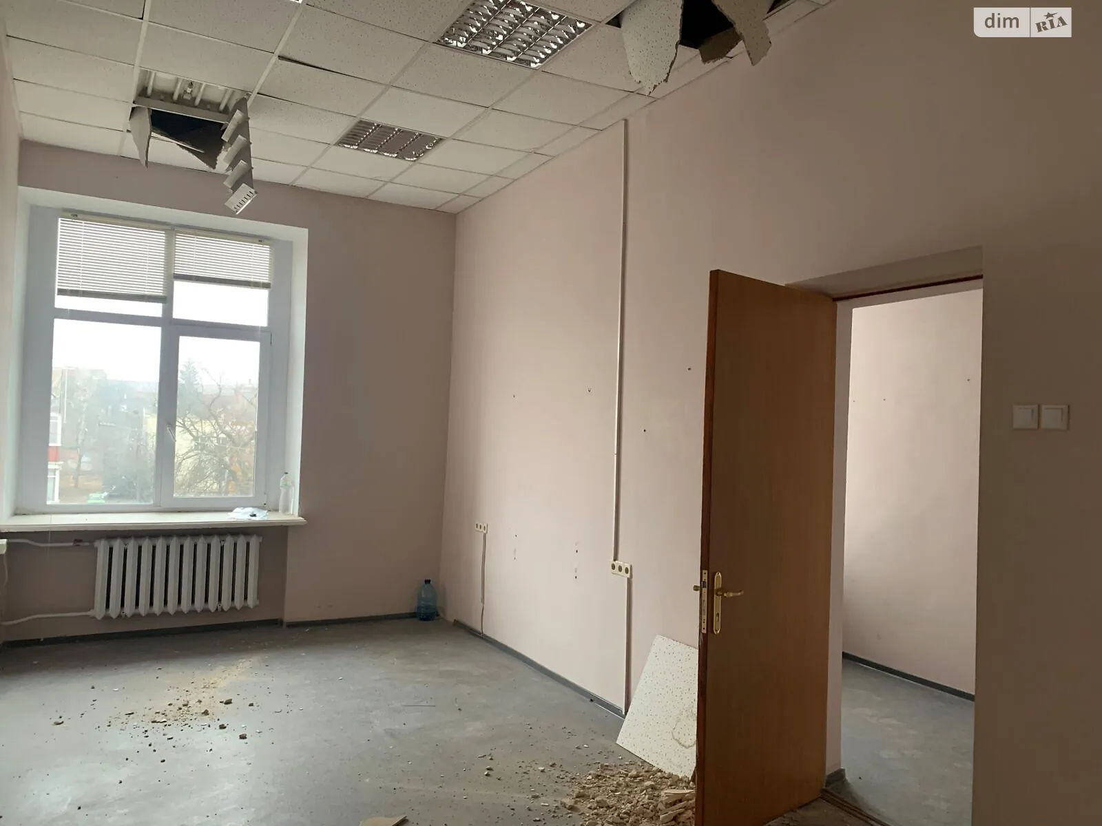 Сдается в аренду помещения свободного назначения 29.5 кв. м в 3-этажном здании, цена: 4089 грн - фото 1