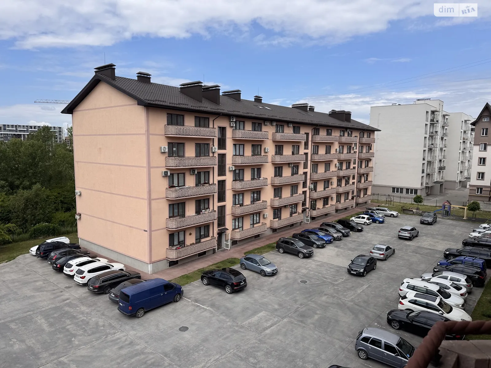 Продается 3-комнатная квартира 97.77 кв. м в Ужгороде, ул. Героев 128-й бригады(8-го Марта), 48 - фото 1