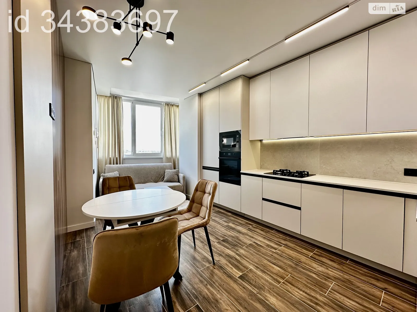 просп. Червоної Калини, 35