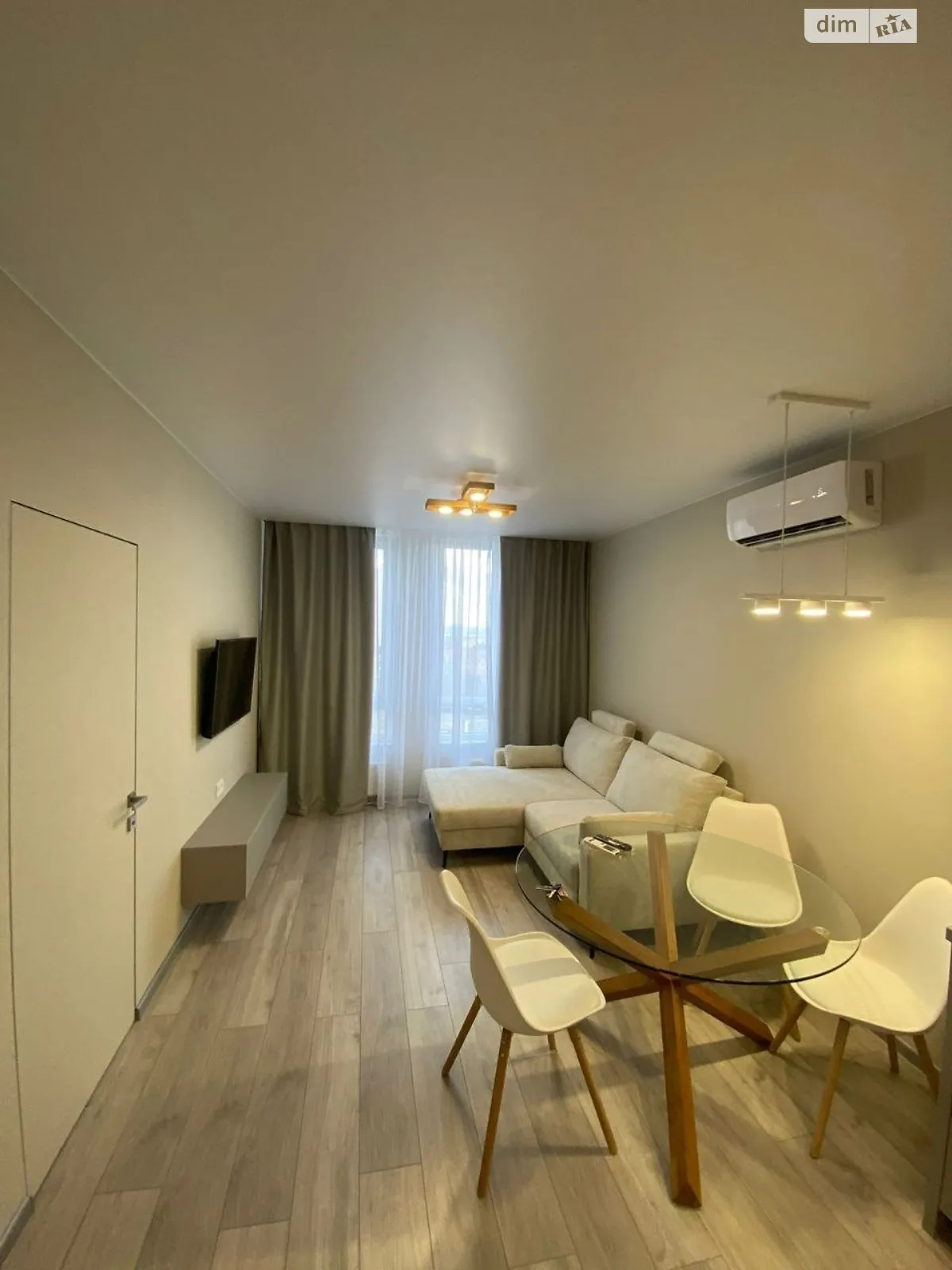 Продается 1-комнатная квартира 43.7 кв. м в Днепре, ул. Космическая, 5 - фото 1