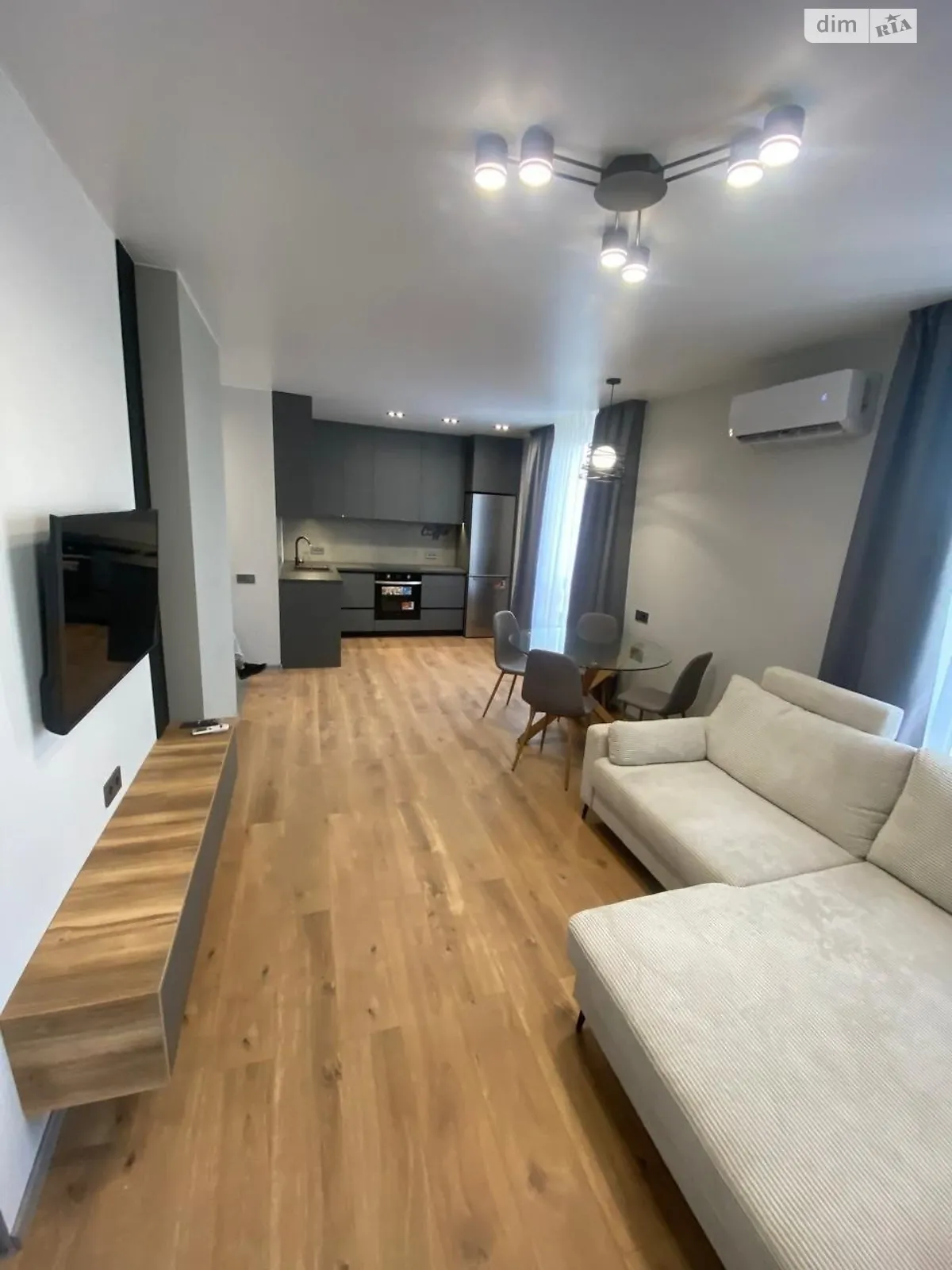 Продается 1-комнатная квартира 59.7 кв. м в Днепре, ул. Космическая, 5 - фото 1