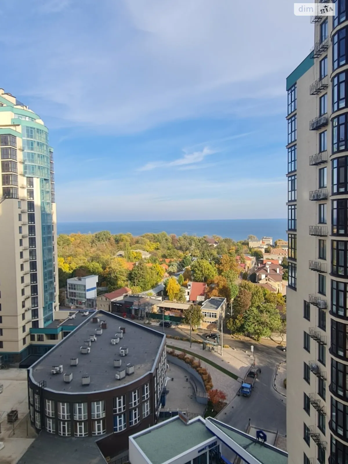 Продається 2-кімнатна квартира 79.8 кв. м у Одесі, Фонтанська дор., 122 - фото 1