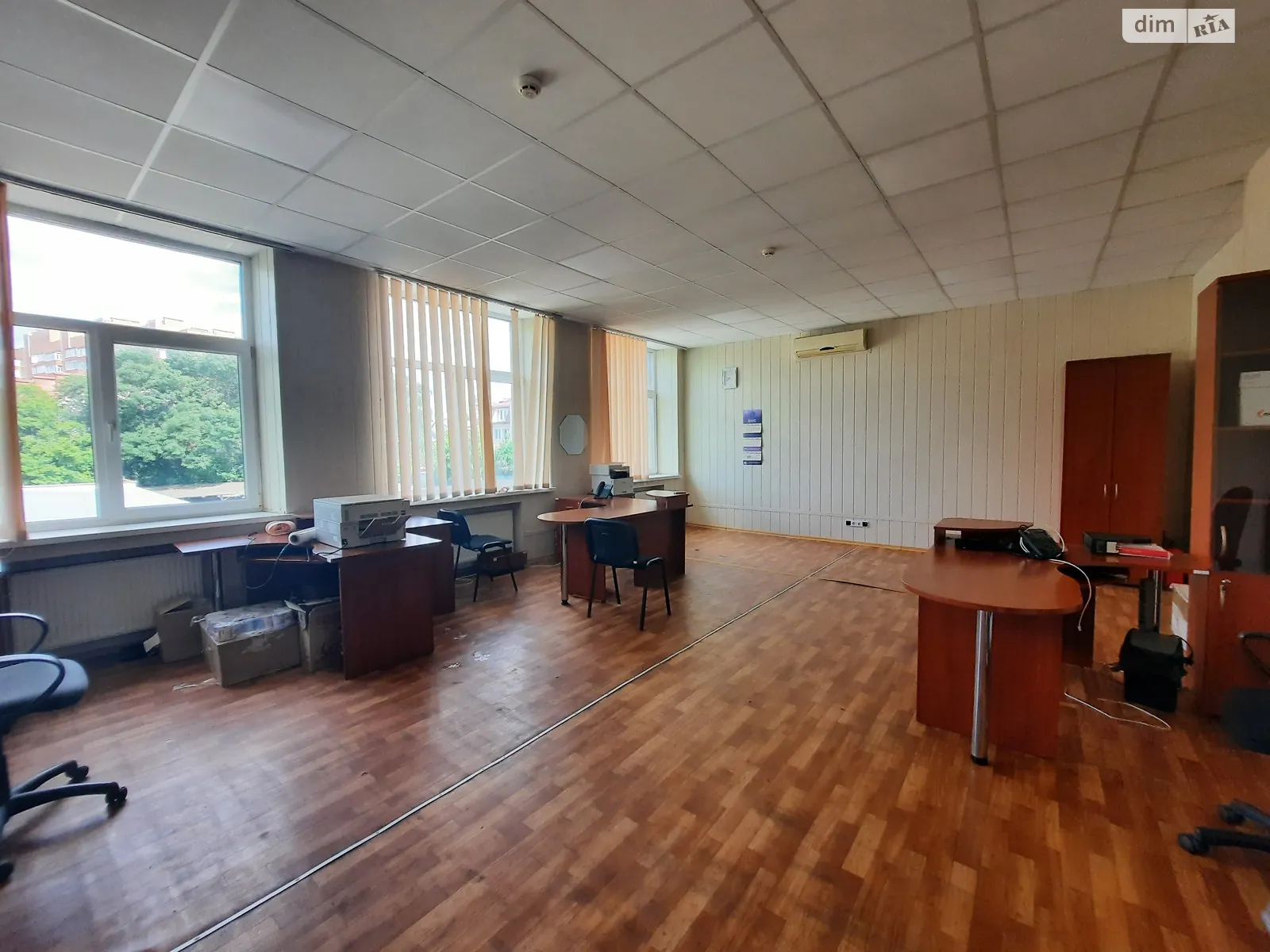 Сдается в аренду офис 48.3 кв. м в бизнес-центре, цена: 8000 грн - фото 1